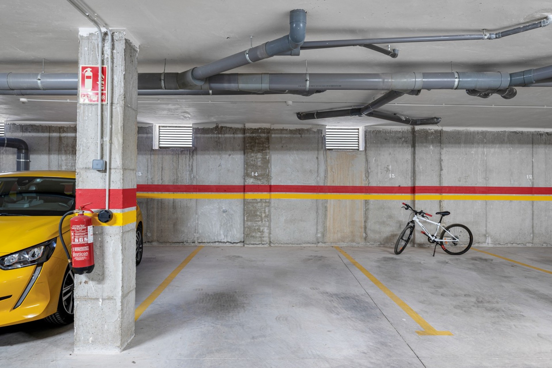 Reventa - Piso -
San Miguel de Salinas