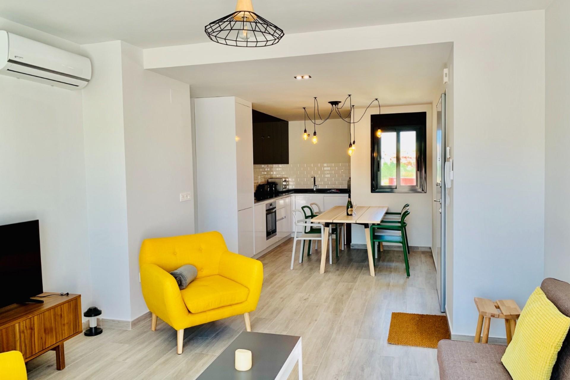 Reventa - Piso -
San Miguel de Salinas