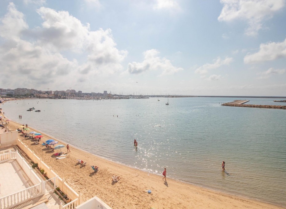 Reventa - Piso -
Torrevieja - Acequion