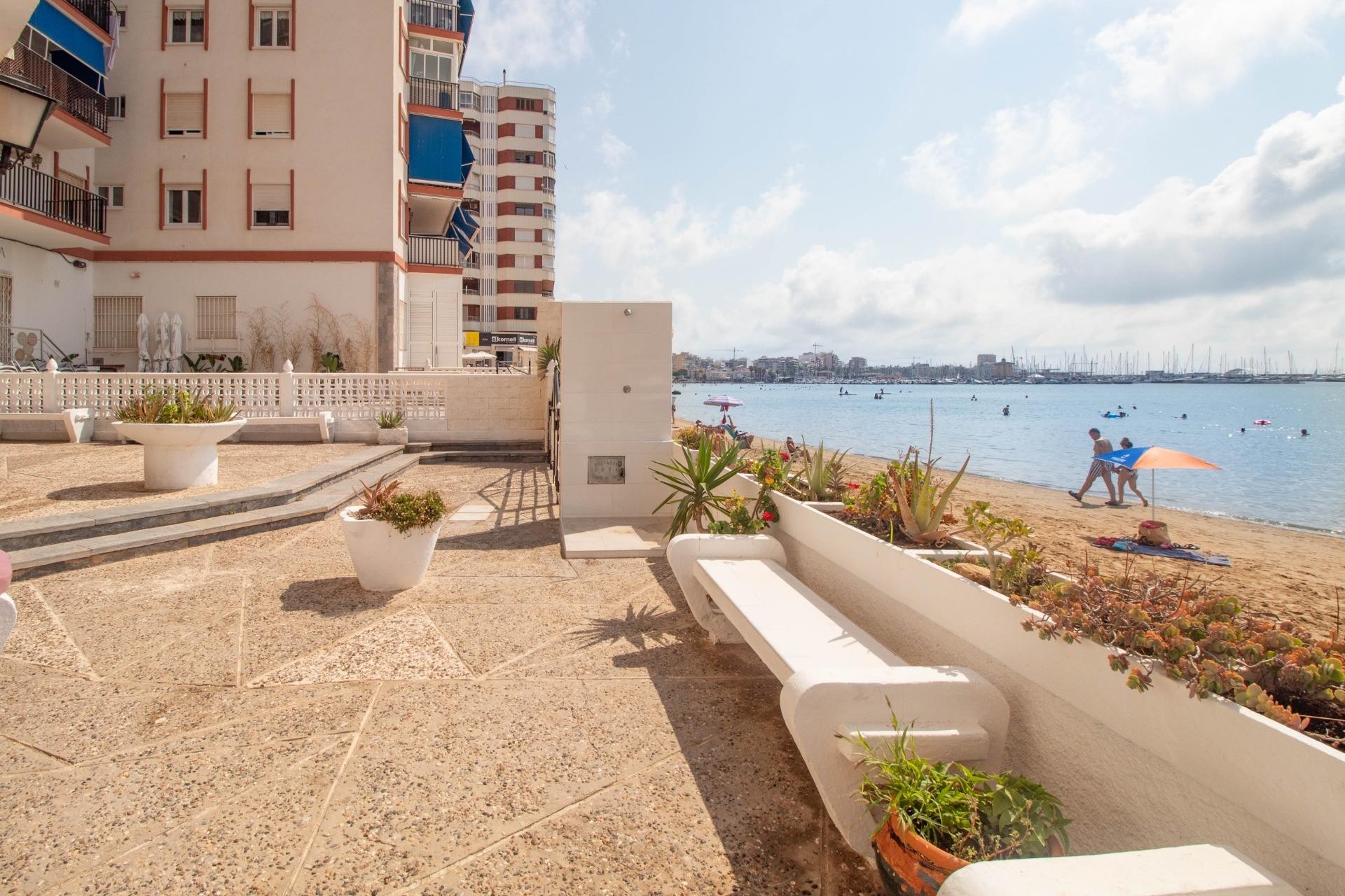 Reventa - Piso -
Torrevieja - Acequion