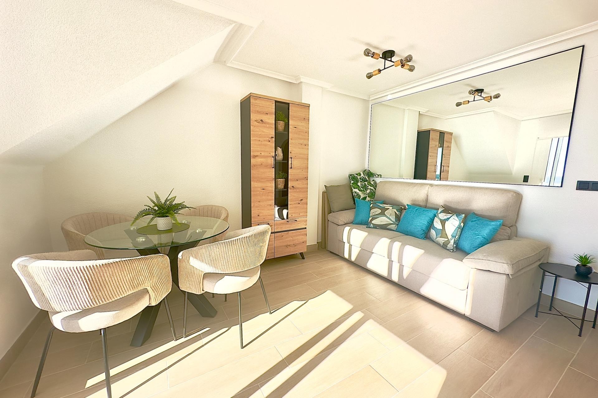 Reventa - Piso -
Torrevieja - Cabo Cervera