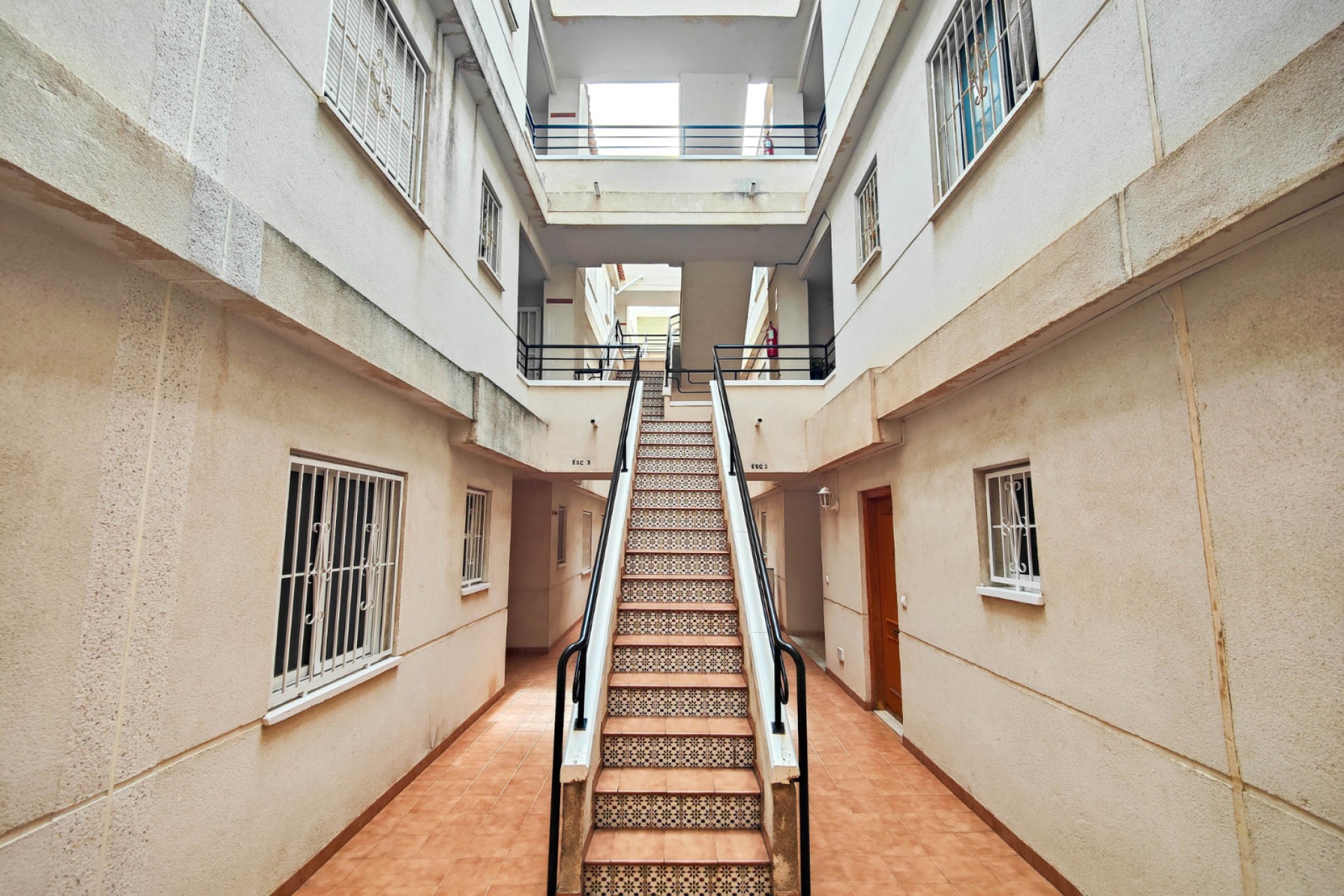 Reventa - Piso -
Torrevieja - Center