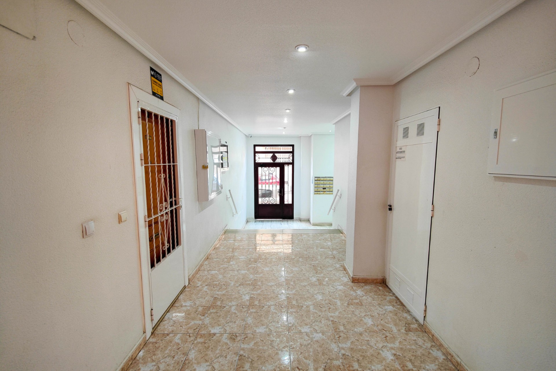 Reventa - Piso -
Torrevieja - Center