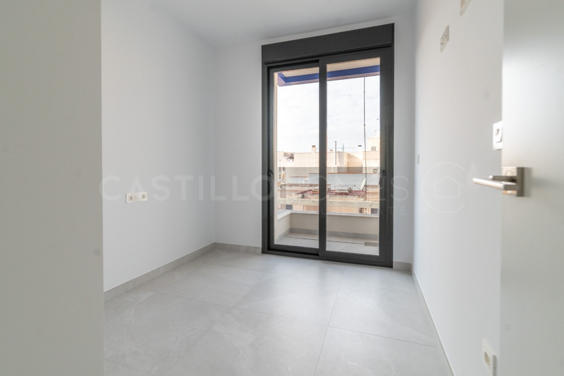 Reventa - Piso -
Torrevieja - Centro