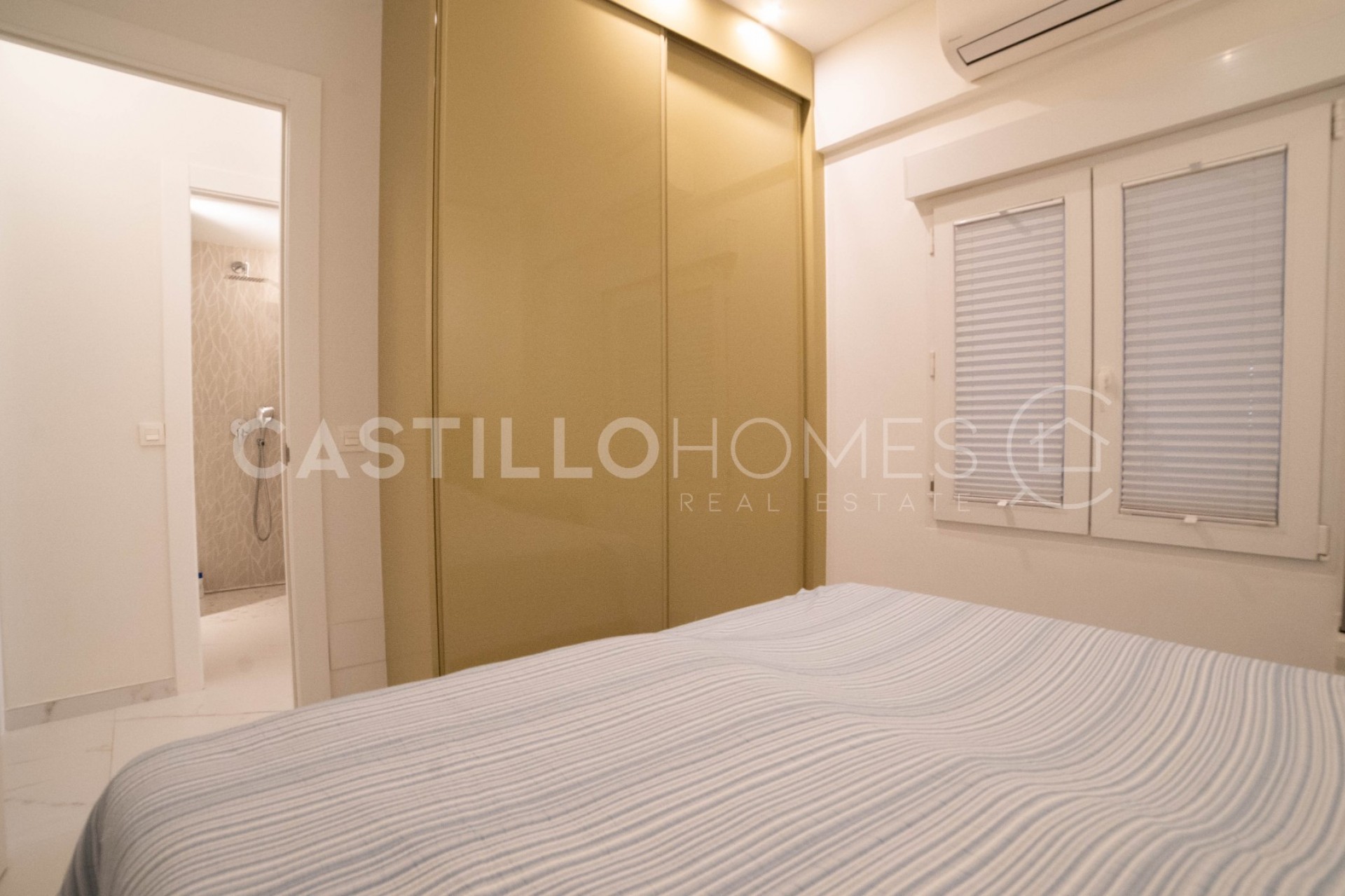 Reventa - Piso -
Torrevieja - Centro