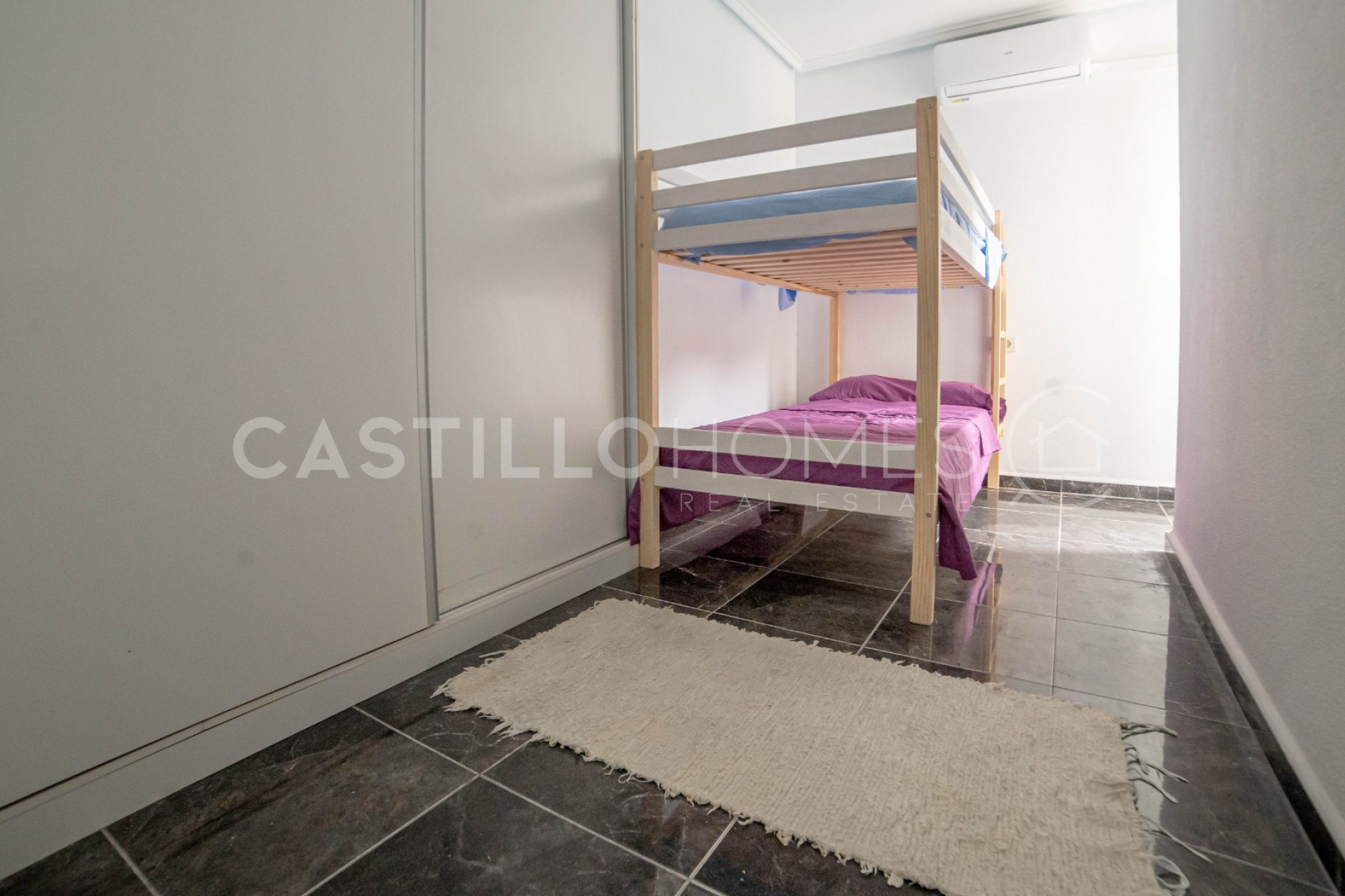 Reventa - Piso -
Torrevieja - Centro