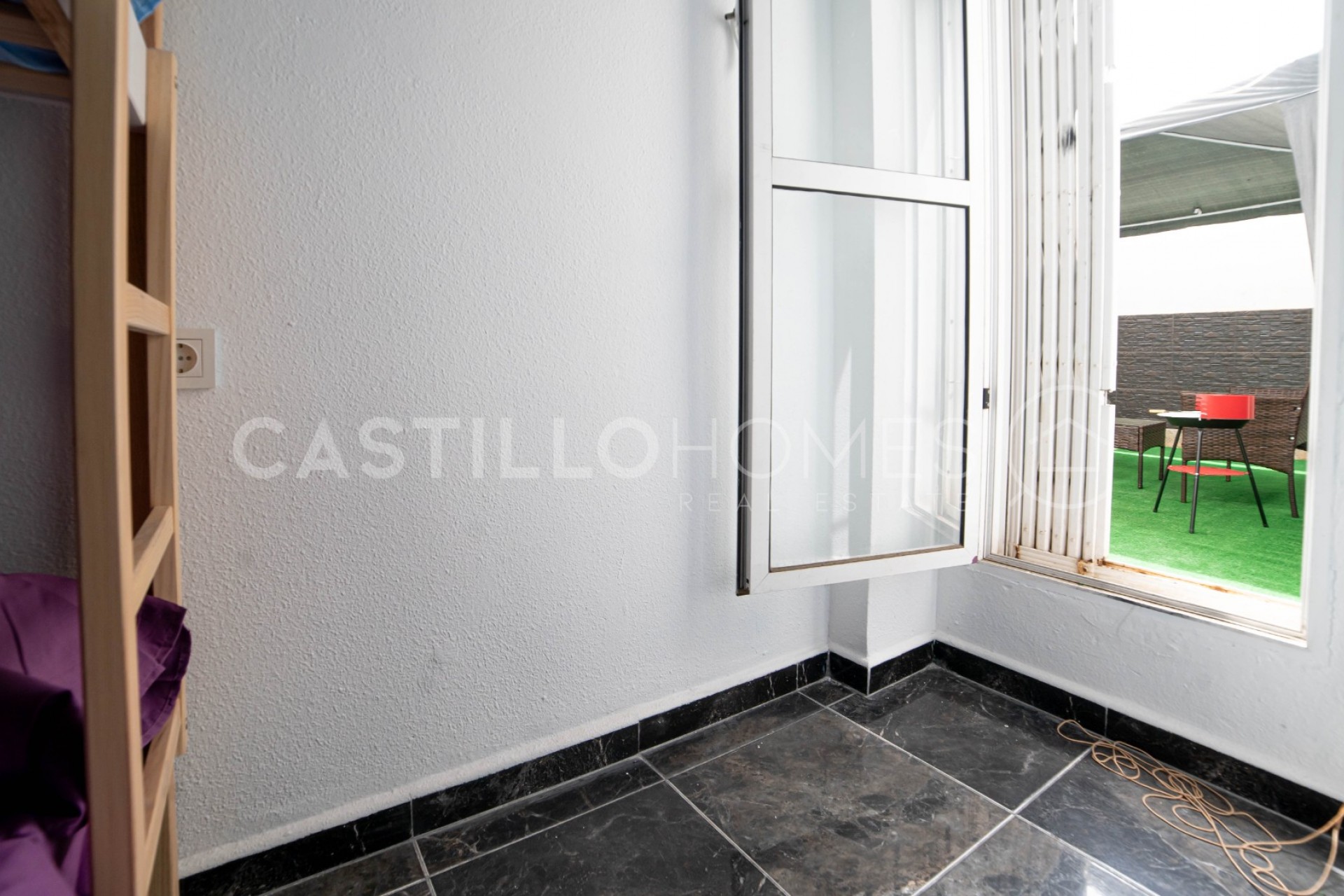 Reventa - Piso -
Torrevieja - Centro