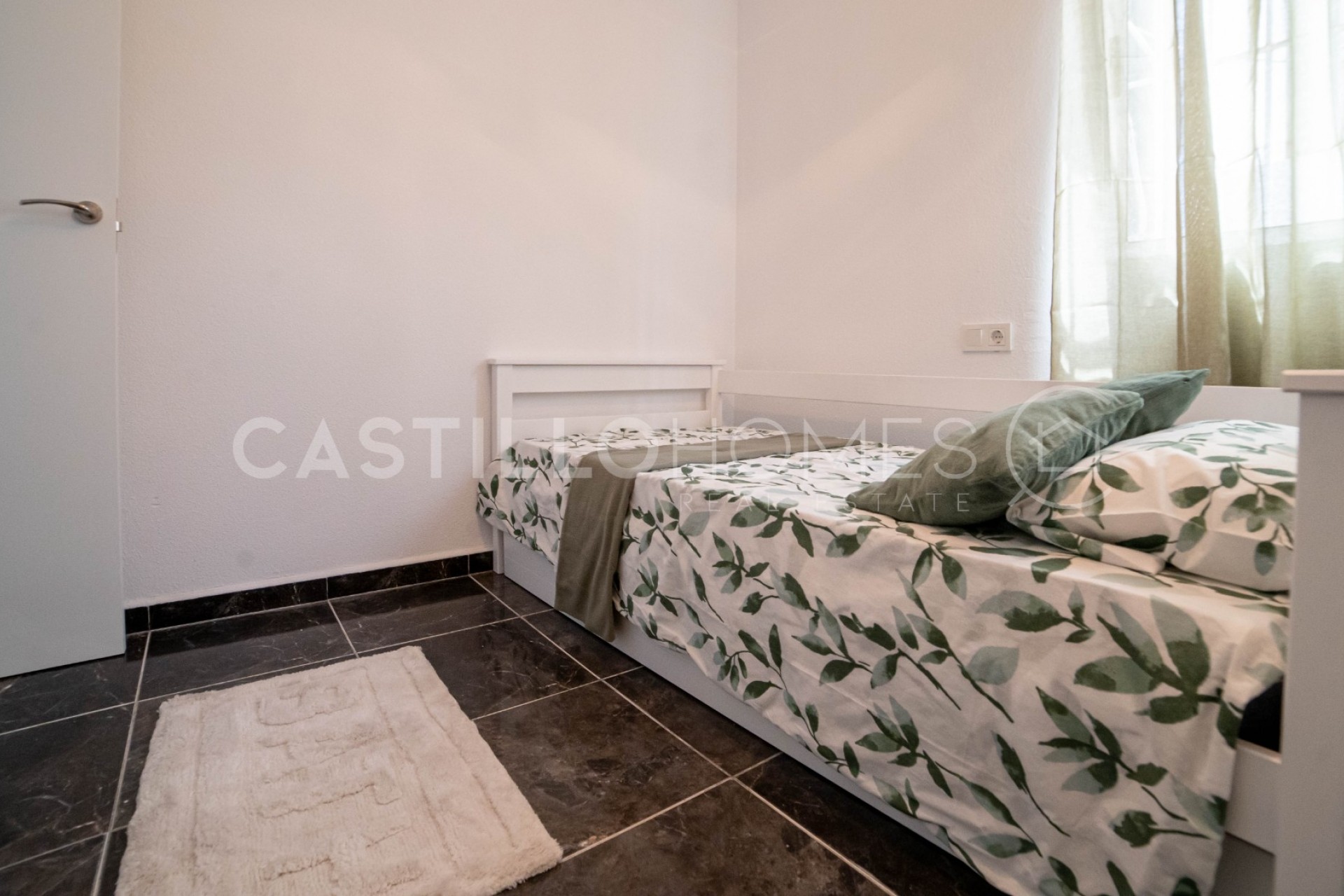 Reventa - Piso -
Torrevieja - Centro