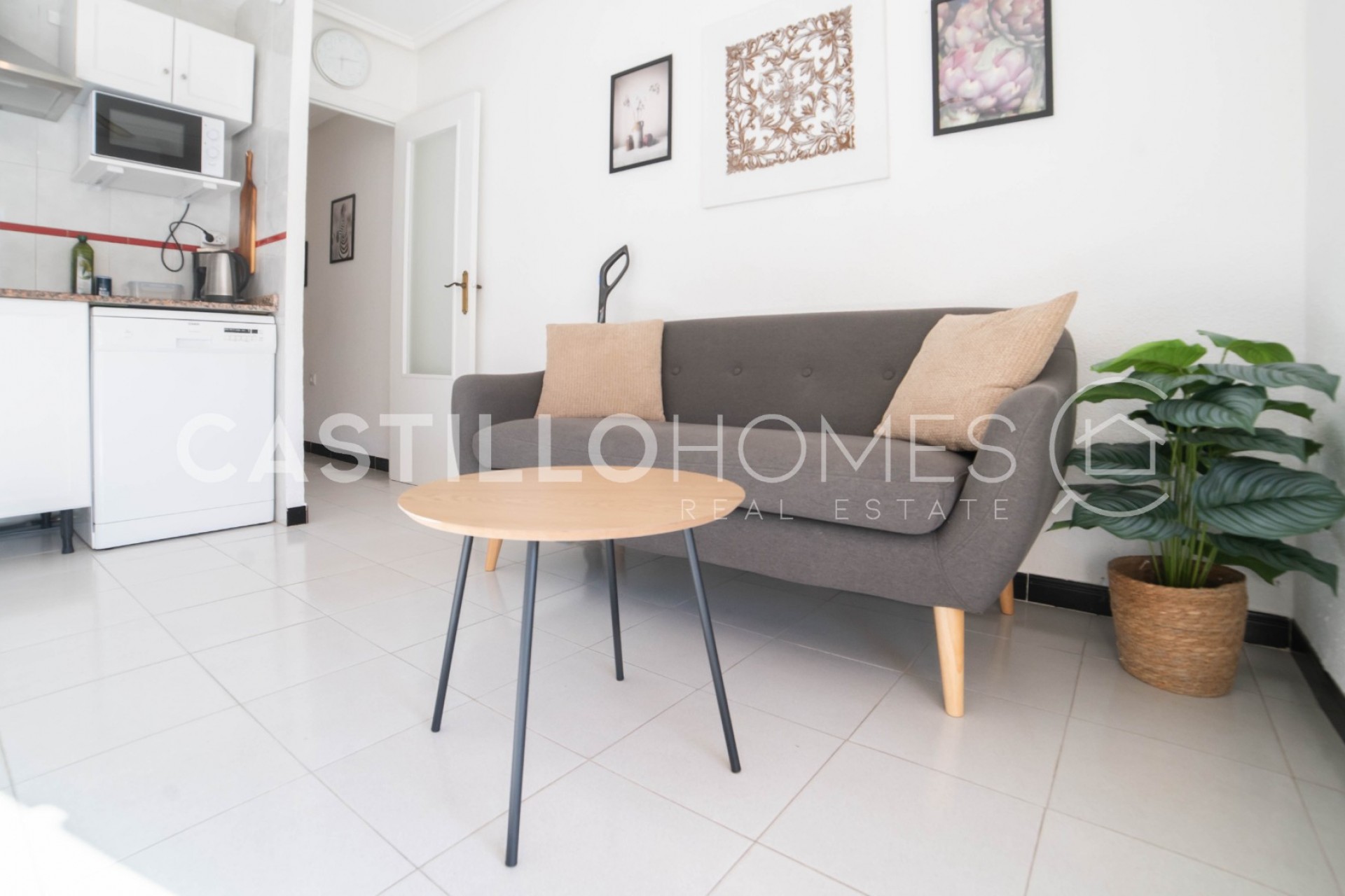 Reventa - Piso -
Torrevieja - Centro