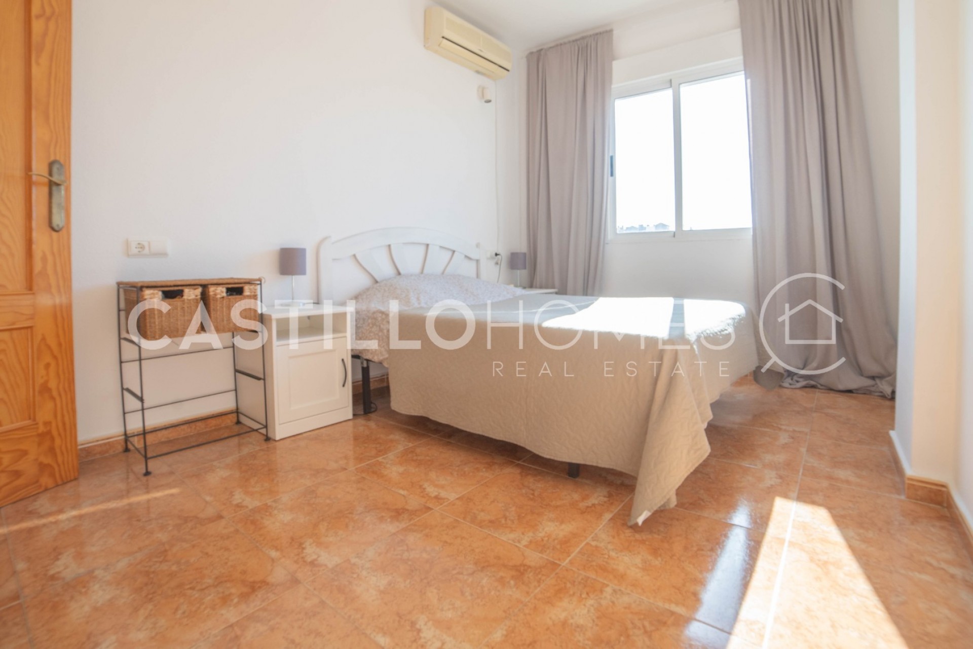 Reventa - Piso -
Torrevieja - Centro