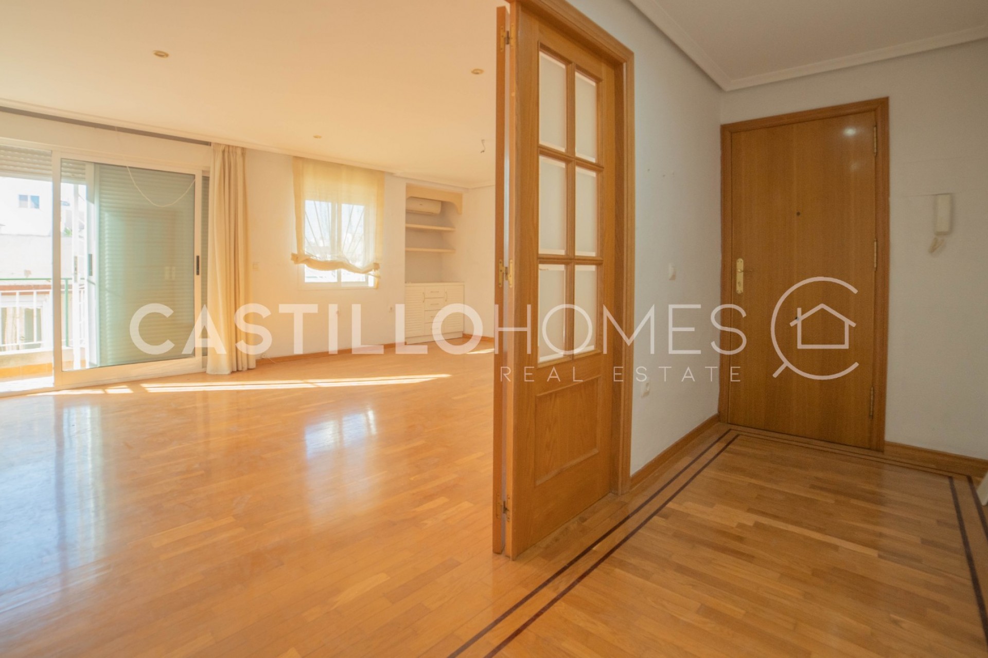 Reventa - Piso -
Torrevieja - Centro