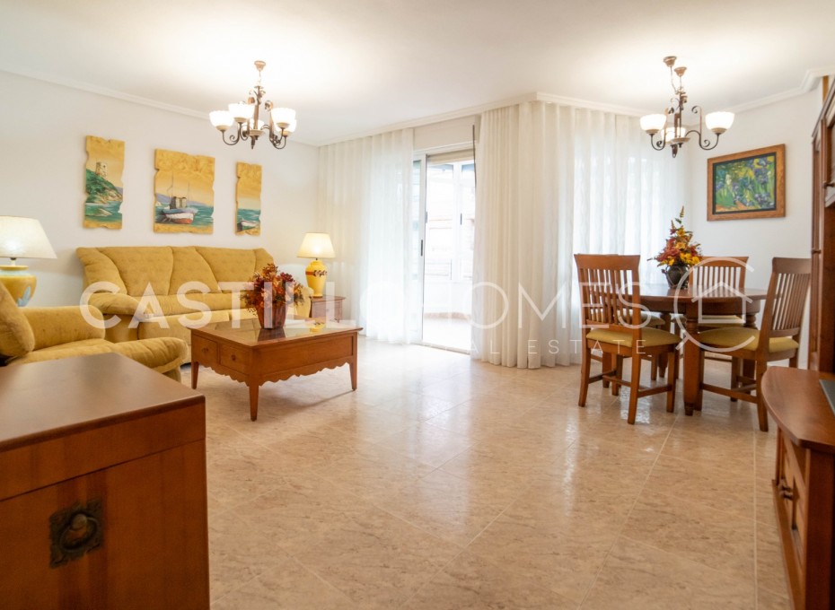 Reventa - Piso -
Torrevieja - Centro