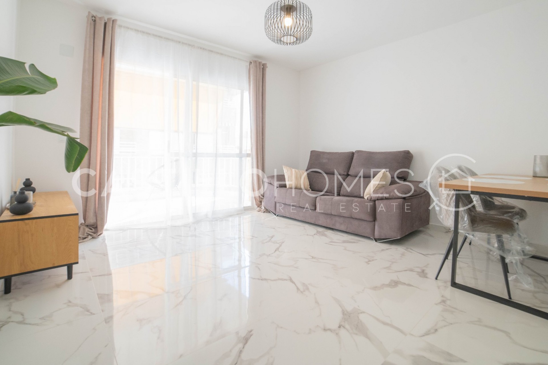 Reventa - Piso -
Torrevieja - Centro