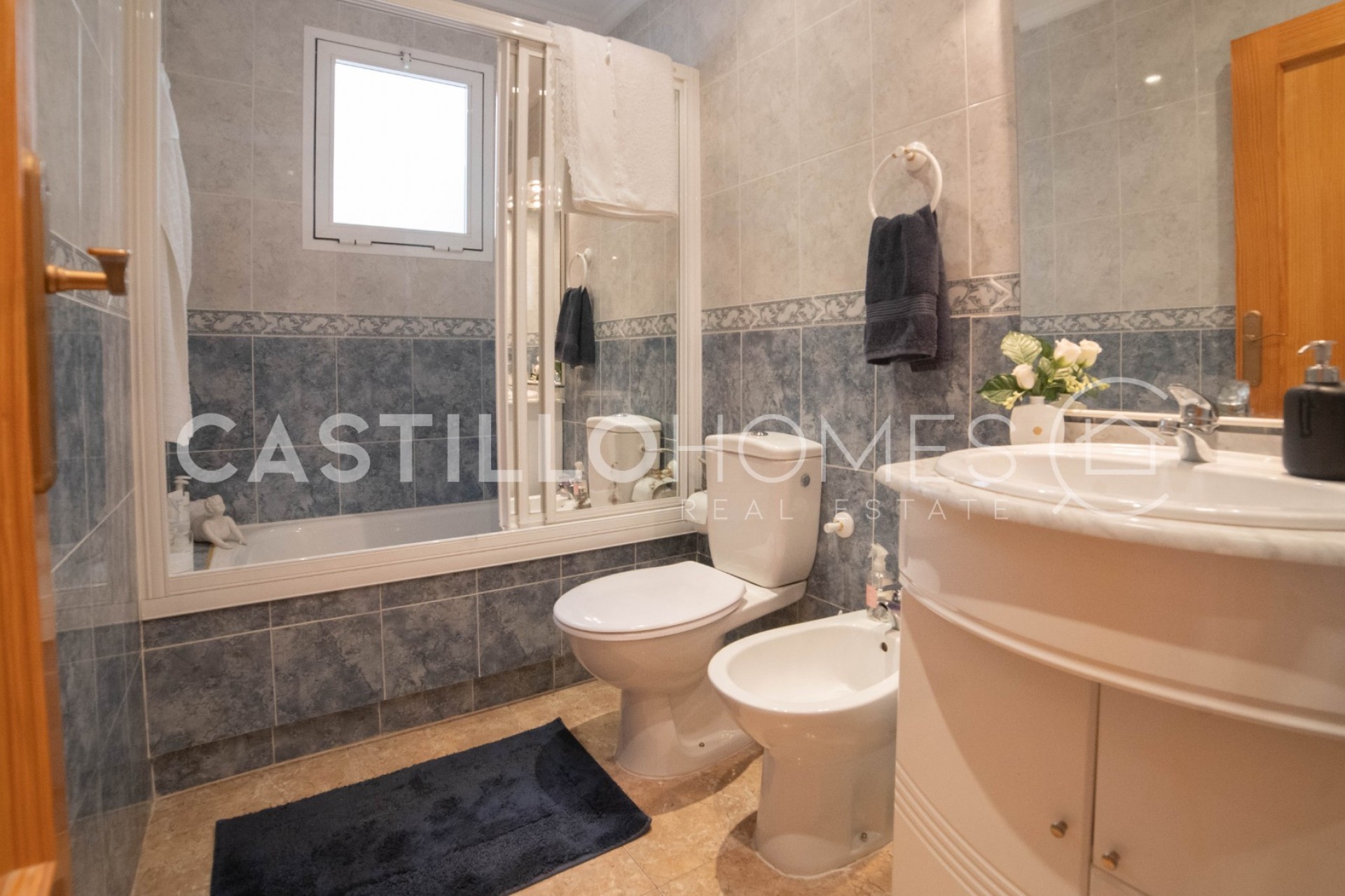 Reventa - Piso -
Torrevieja - Centro