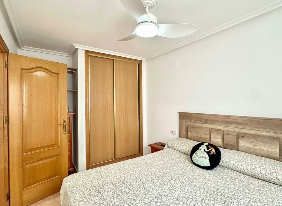 Reventa - Piso -
Torrevieja - Centro