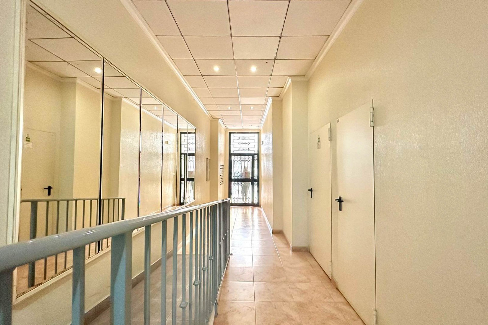 Reventa - Piso -
Torrevieja - Centro