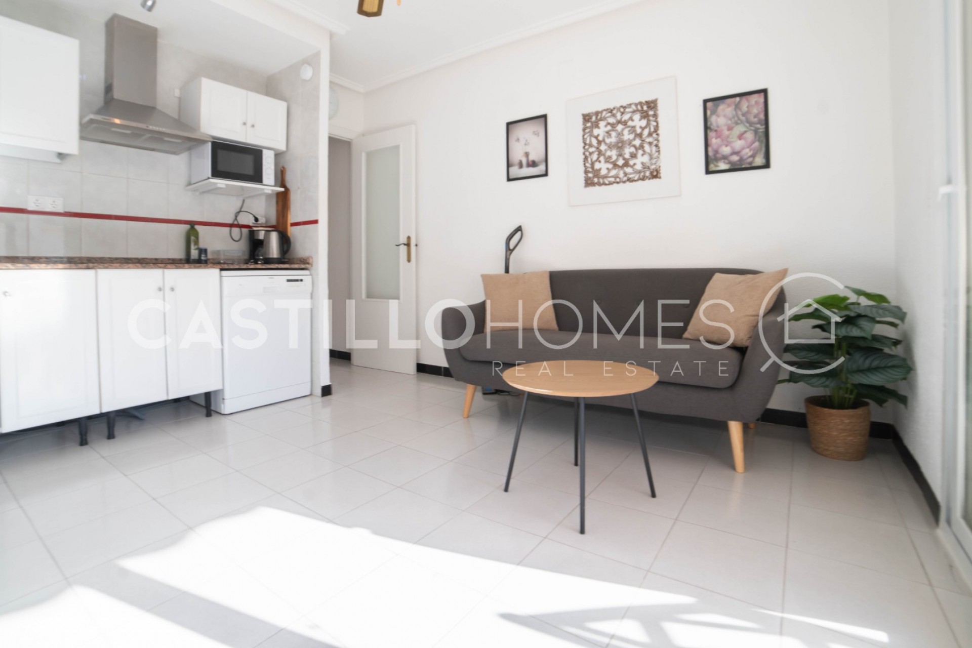 Reventa - Piso -
Torrevieja - Centro