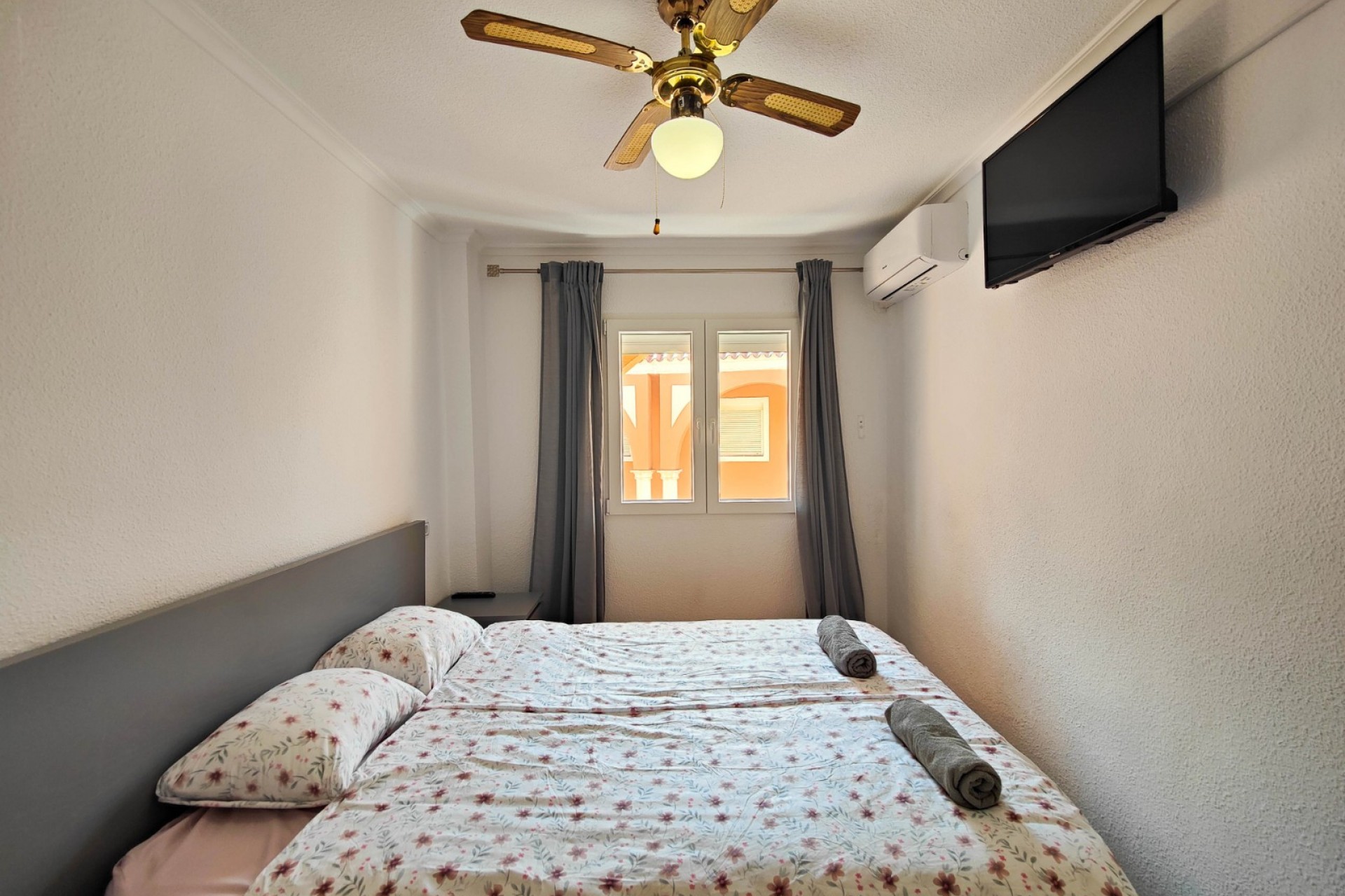 Reventa - Piso -
Torrevieja - La Mata