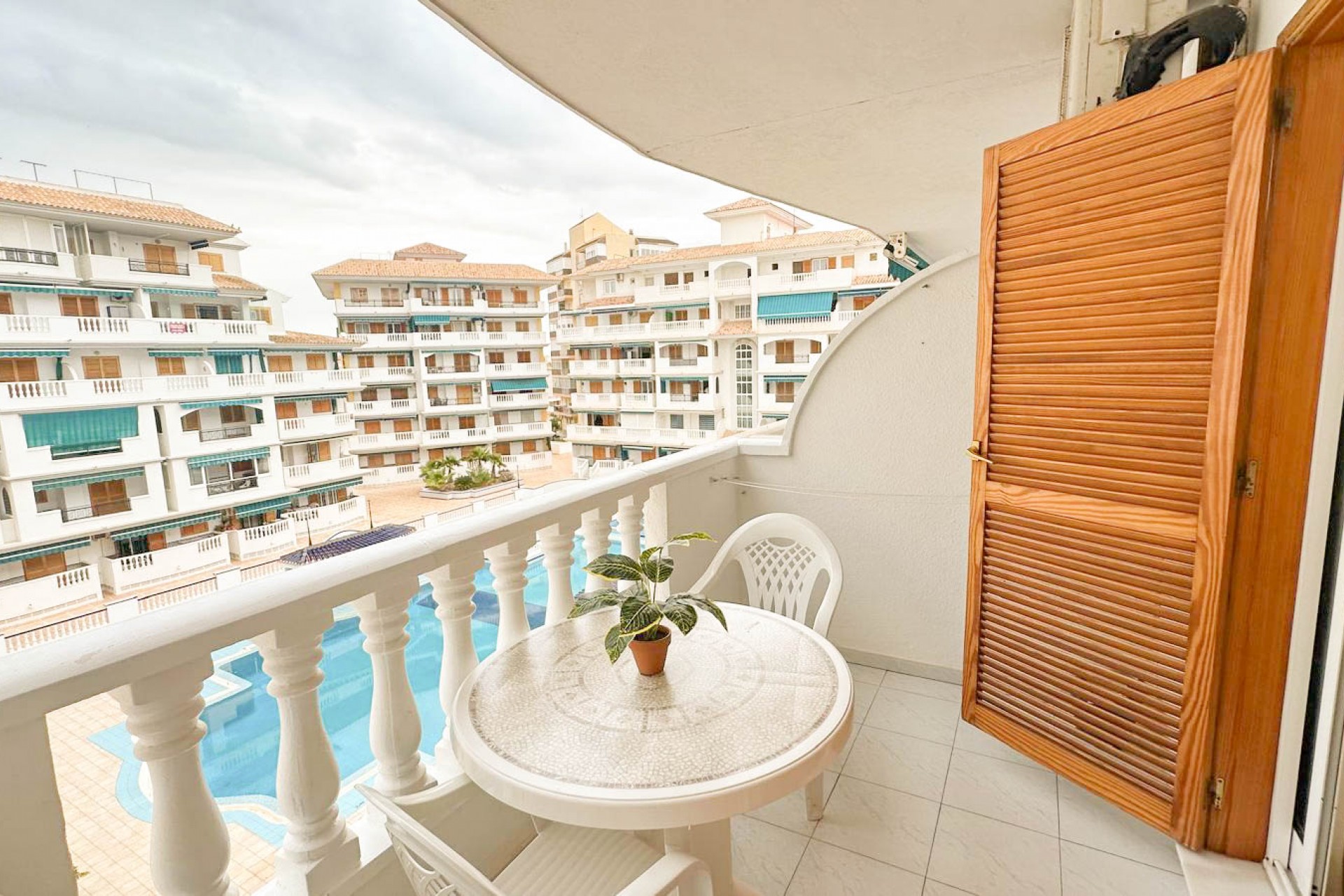 Reventa - Piso -
Torrevieja - La Mata
