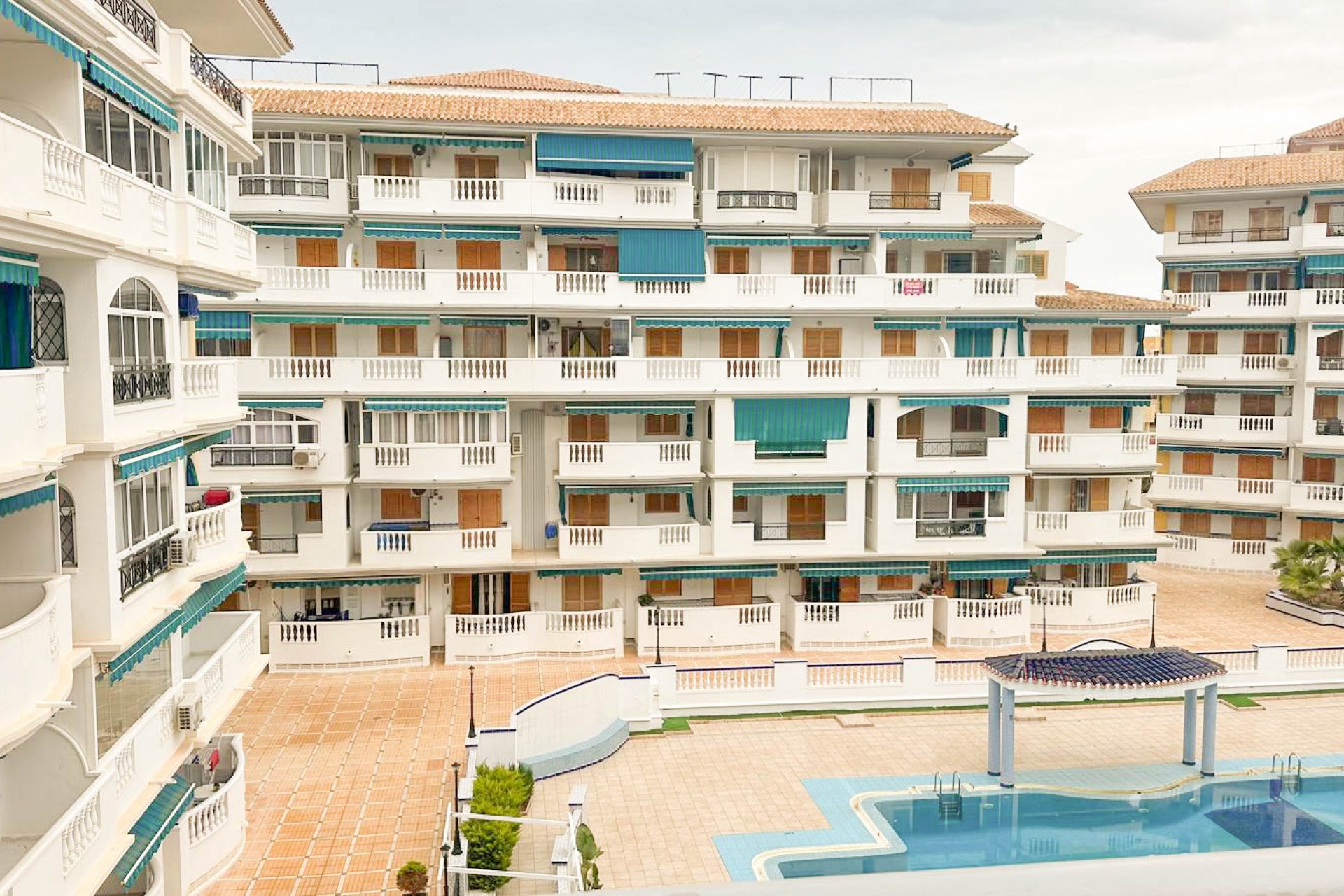 Reventa - Piso -
Torrevieja - La Mata