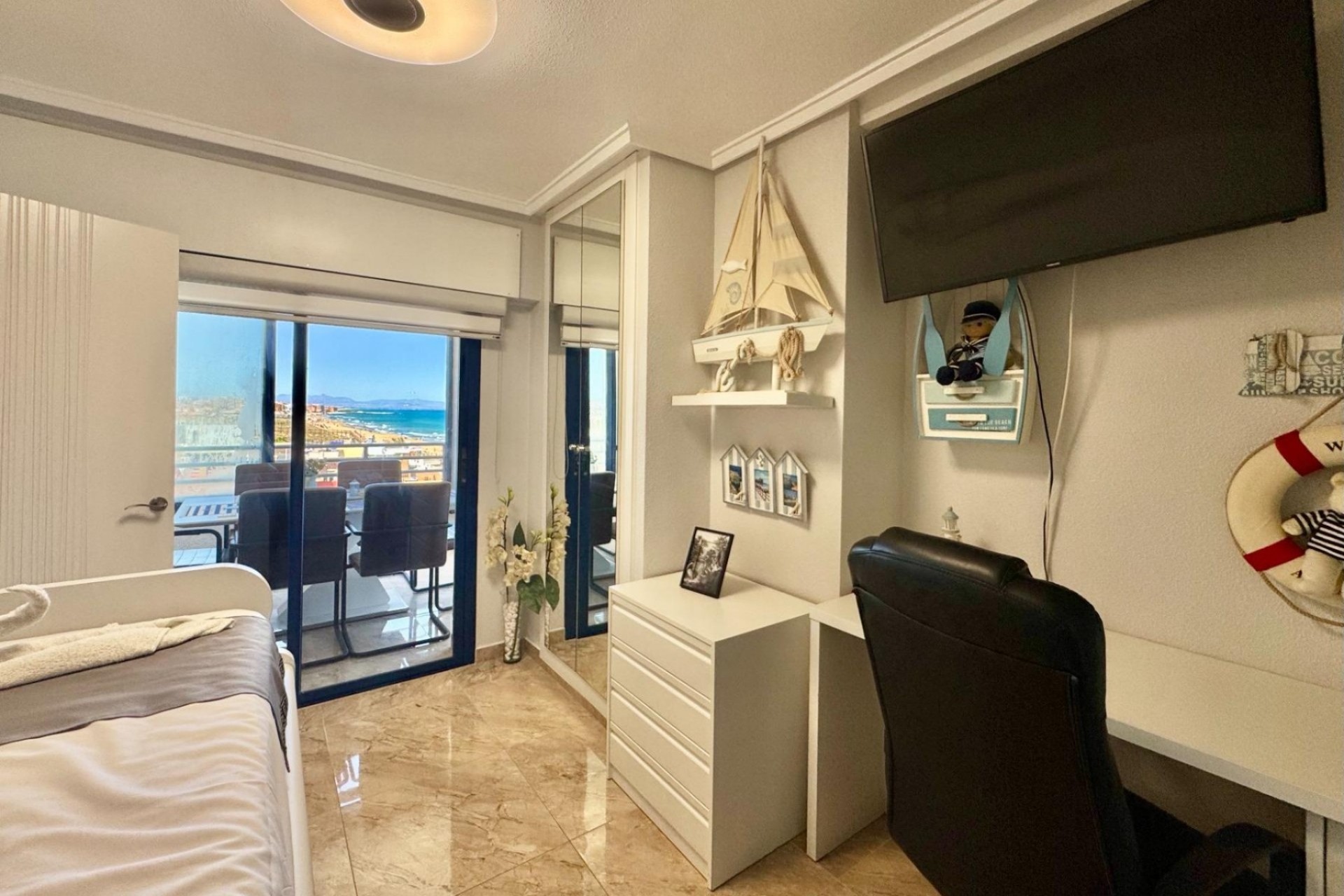 Reventa - Piso -
Torrevieja - La Mata