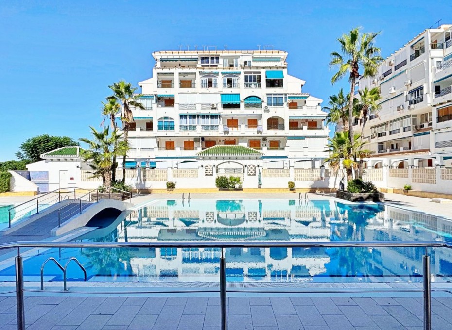 Reventa - Piso -
Torrevieja - La Mata