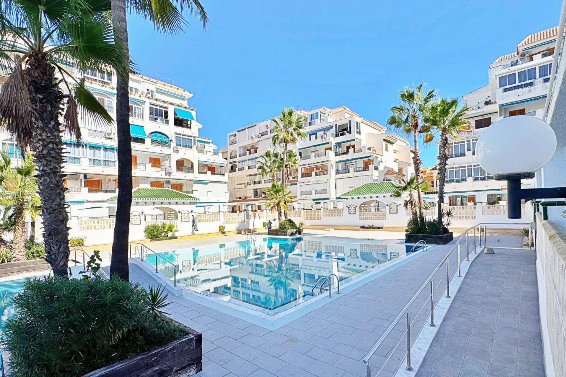 Reventa - Piso -
Torrevieja - La Mata