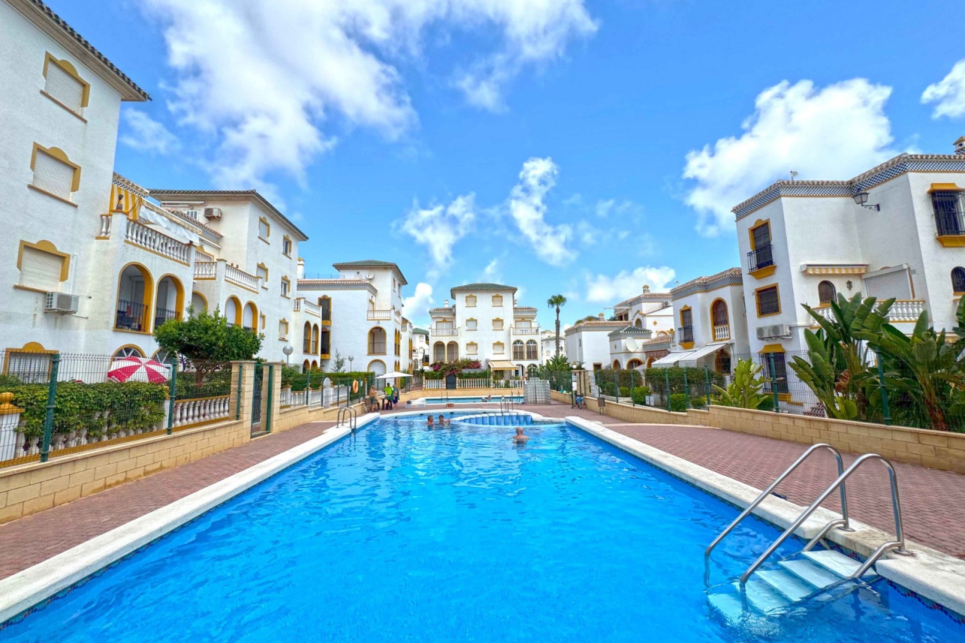 Reventa - Piso -
Torrevieja - La Mata