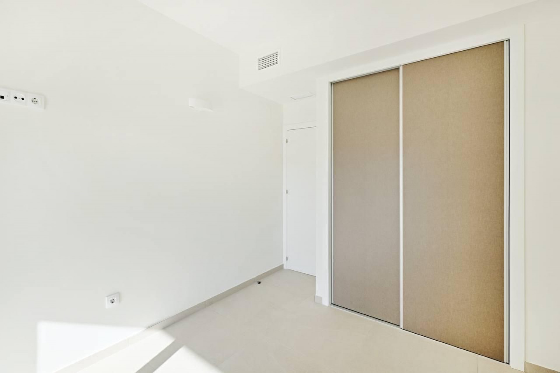 Reventa - Piso -
Torrevieja - La veleta