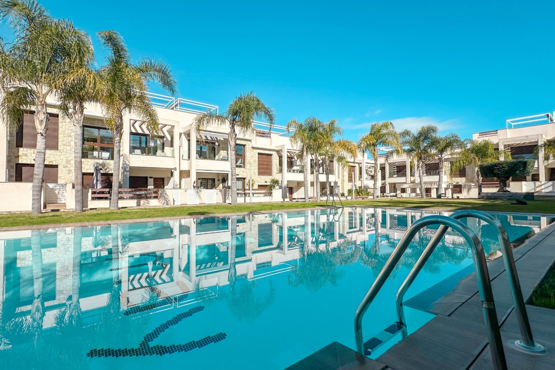 Reventa - Piso -
Torrevieja - Los Balcones