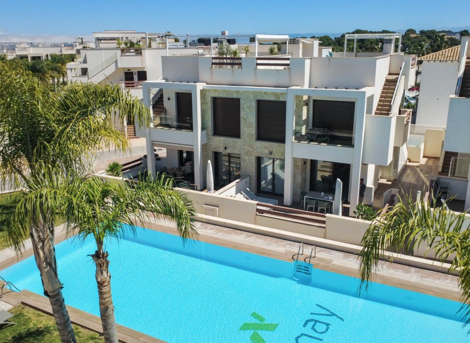 Reventa - Piso -
Torrevieja - Los Balcones