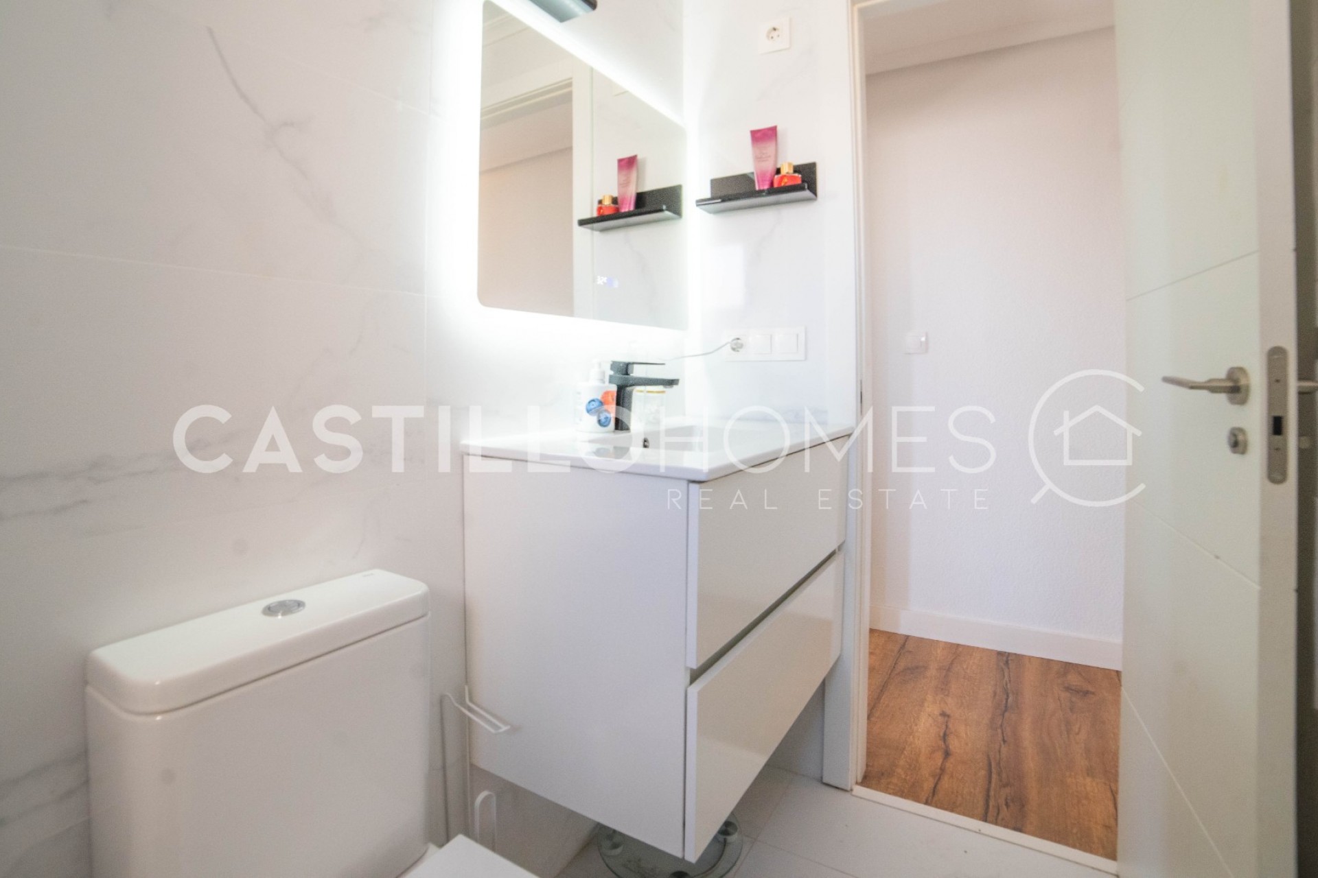 Reventa - Piso -
Torrevieja - Nueva Torrevieja - Aguas Nuevas
