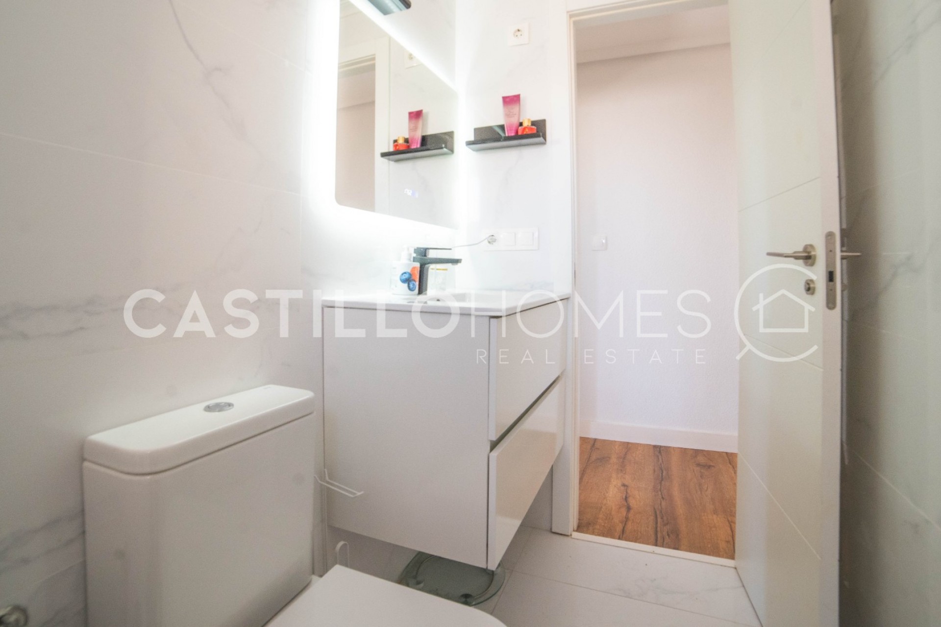 Reventa - Piso -
Torrevieja - Nueva Torrevieja - Aguas Nuevas