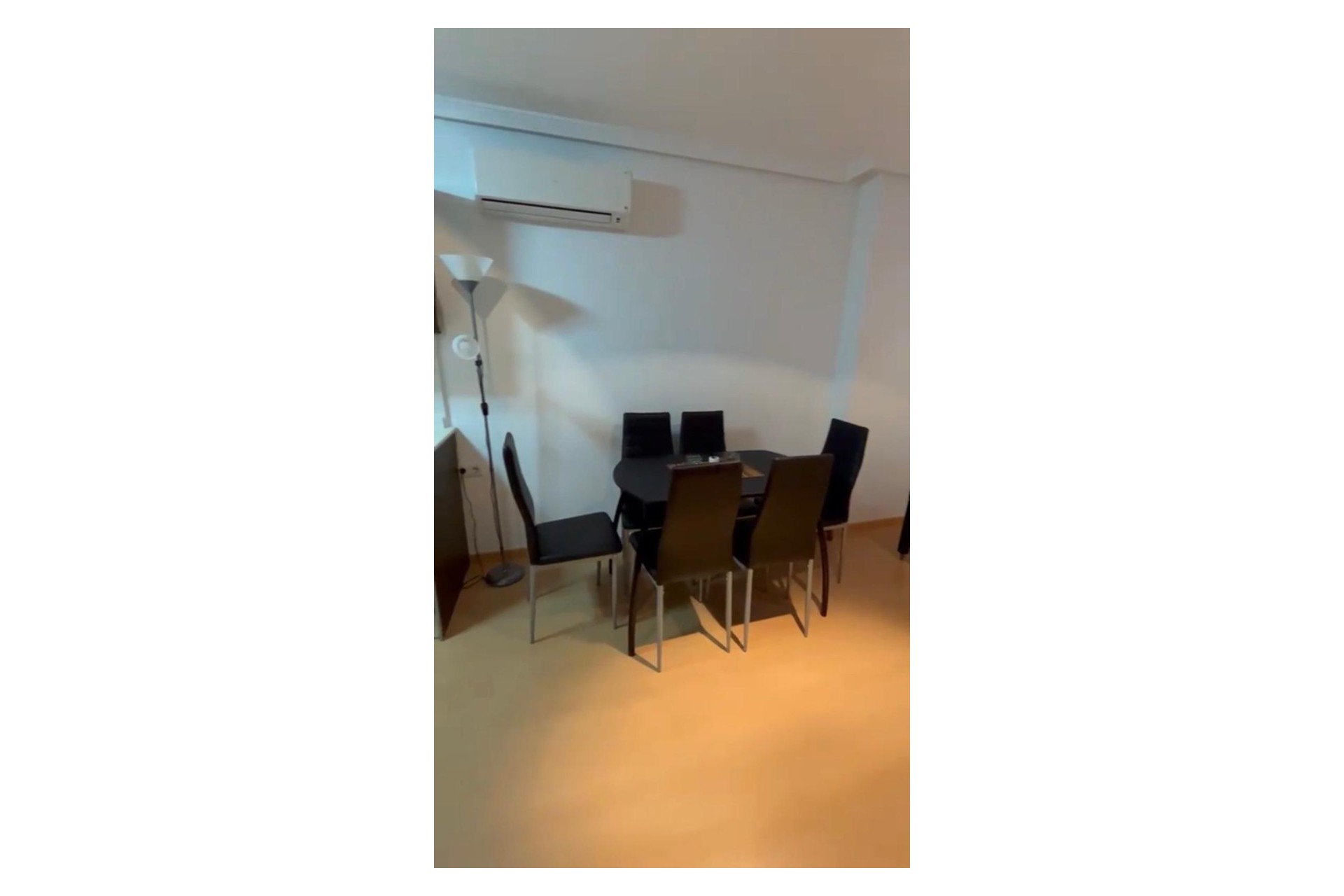 Reventa - Piso -
Torrevieja - Nueva Torrevieja - Aguas Nuevas