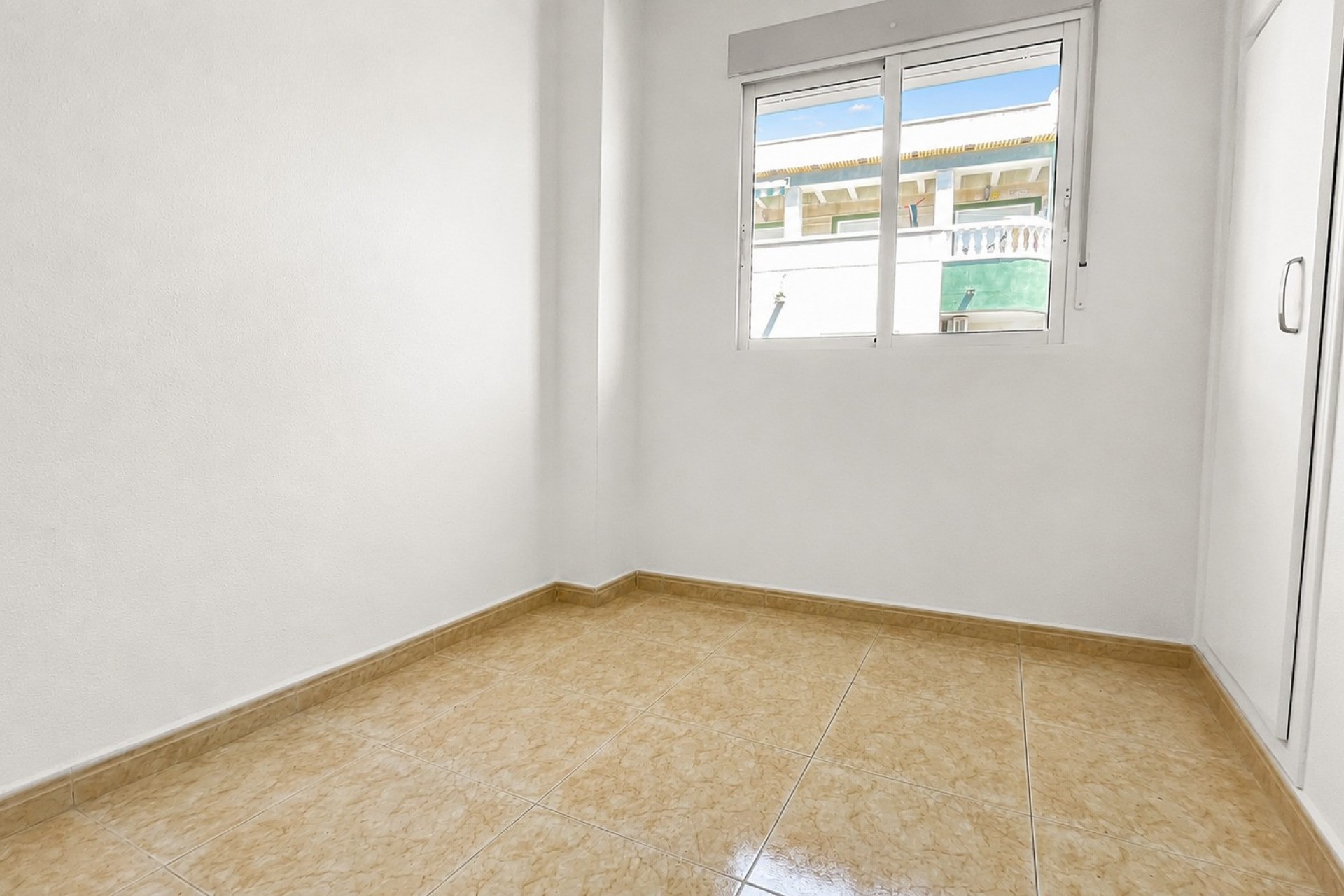 Reventa - Piso -
Torrevieja - Playa de los locos