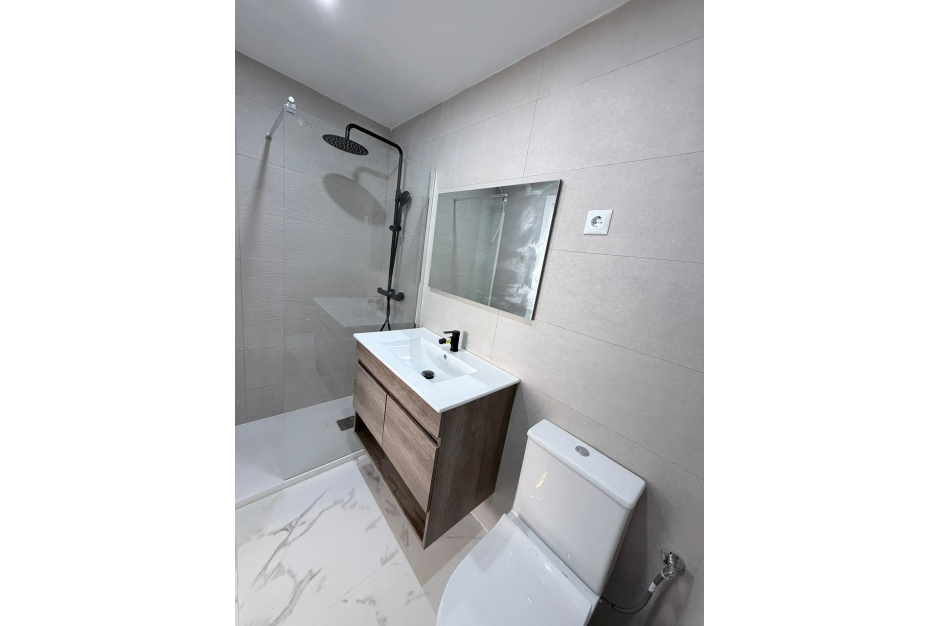 Reventa - Piso -
Torrevieja - Playa del cura