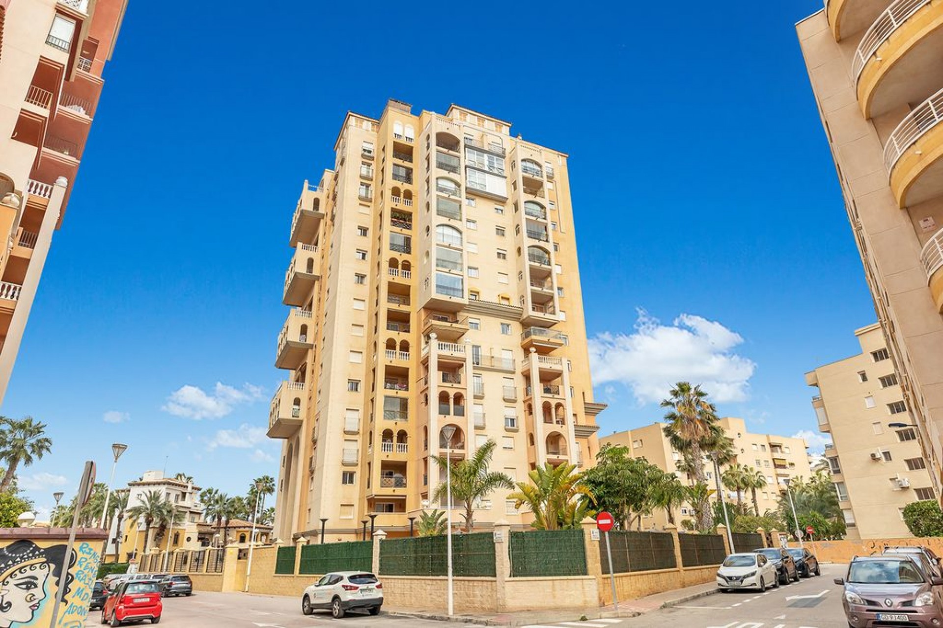 Reventa - Piso -
Torrevieja - Urb. Rosaleda