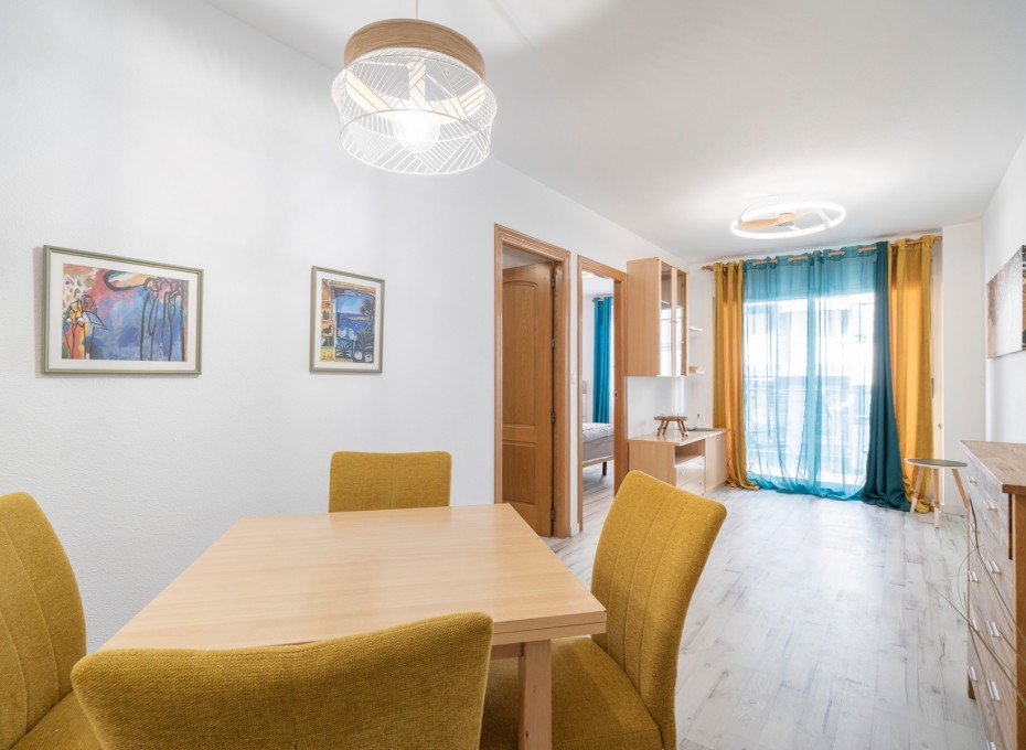 Reventa - Piso -
Torrevieja