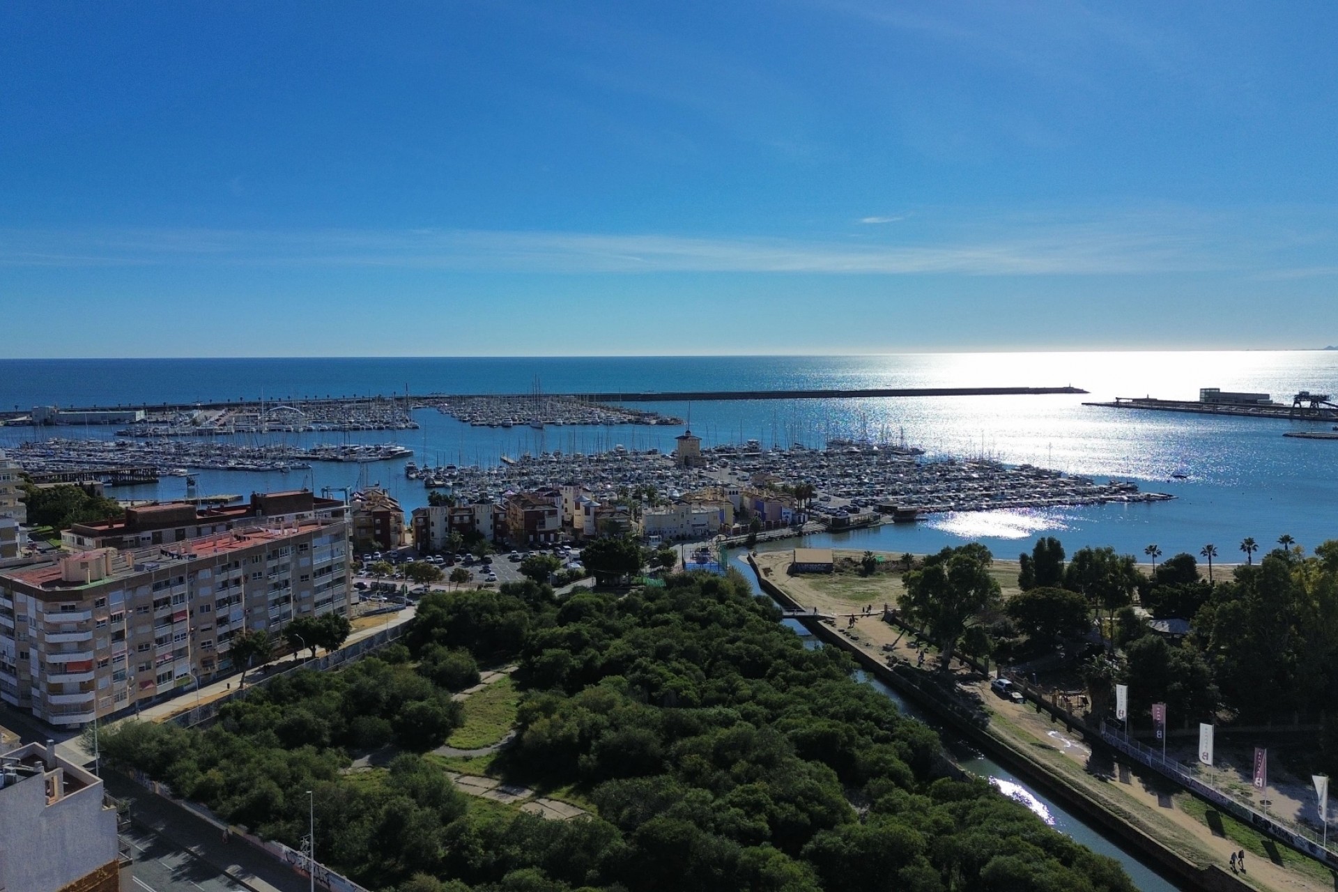 Reventa - Piso -
Torrevieja