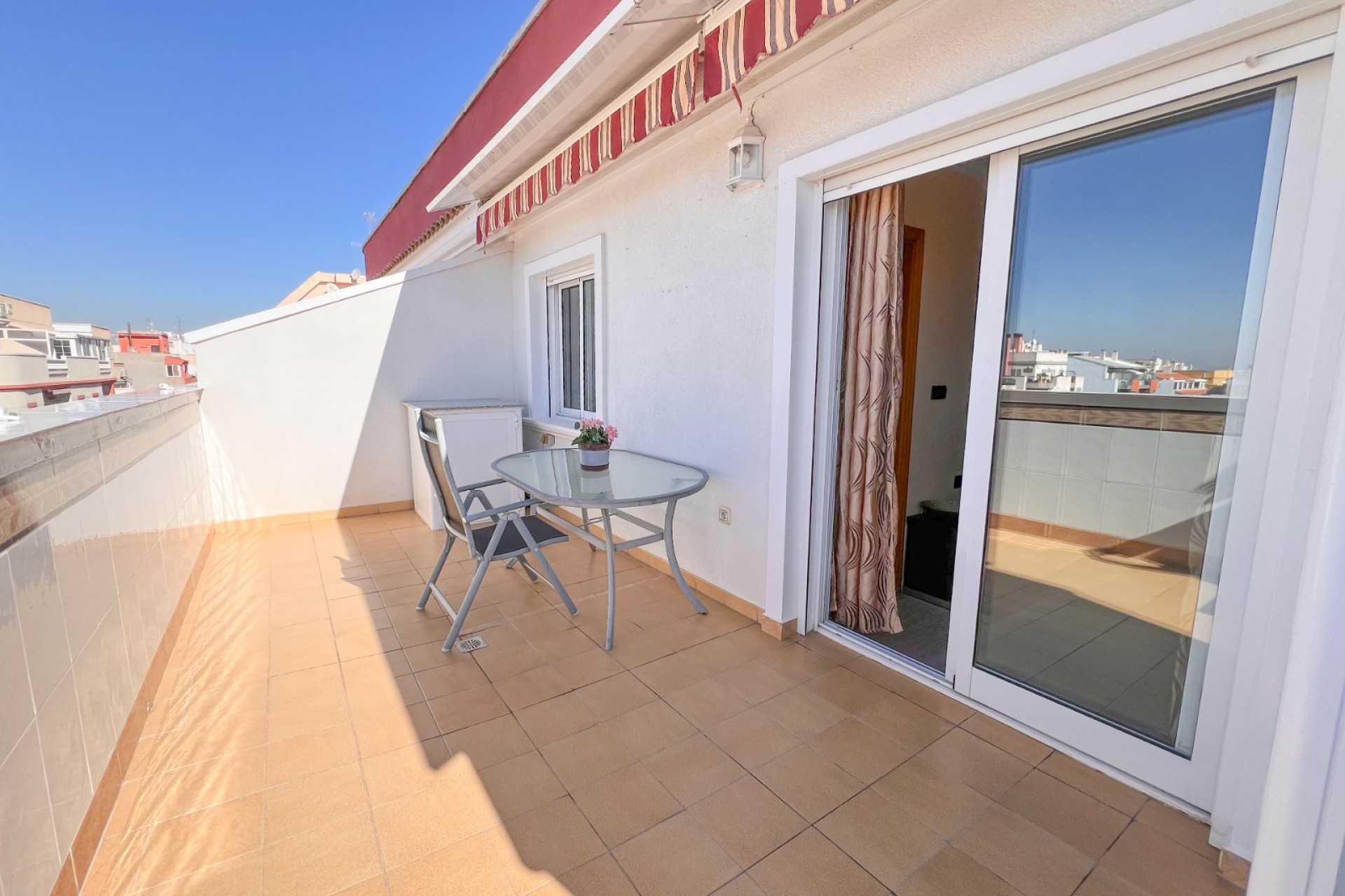 Reventa - Piso -
Torrevieja