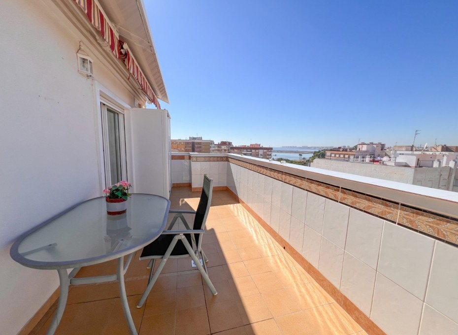 Reventa - Piso -
Torrevieja