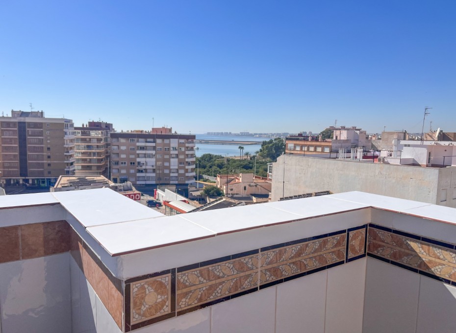 Reventa - Piso -
Torrevieja