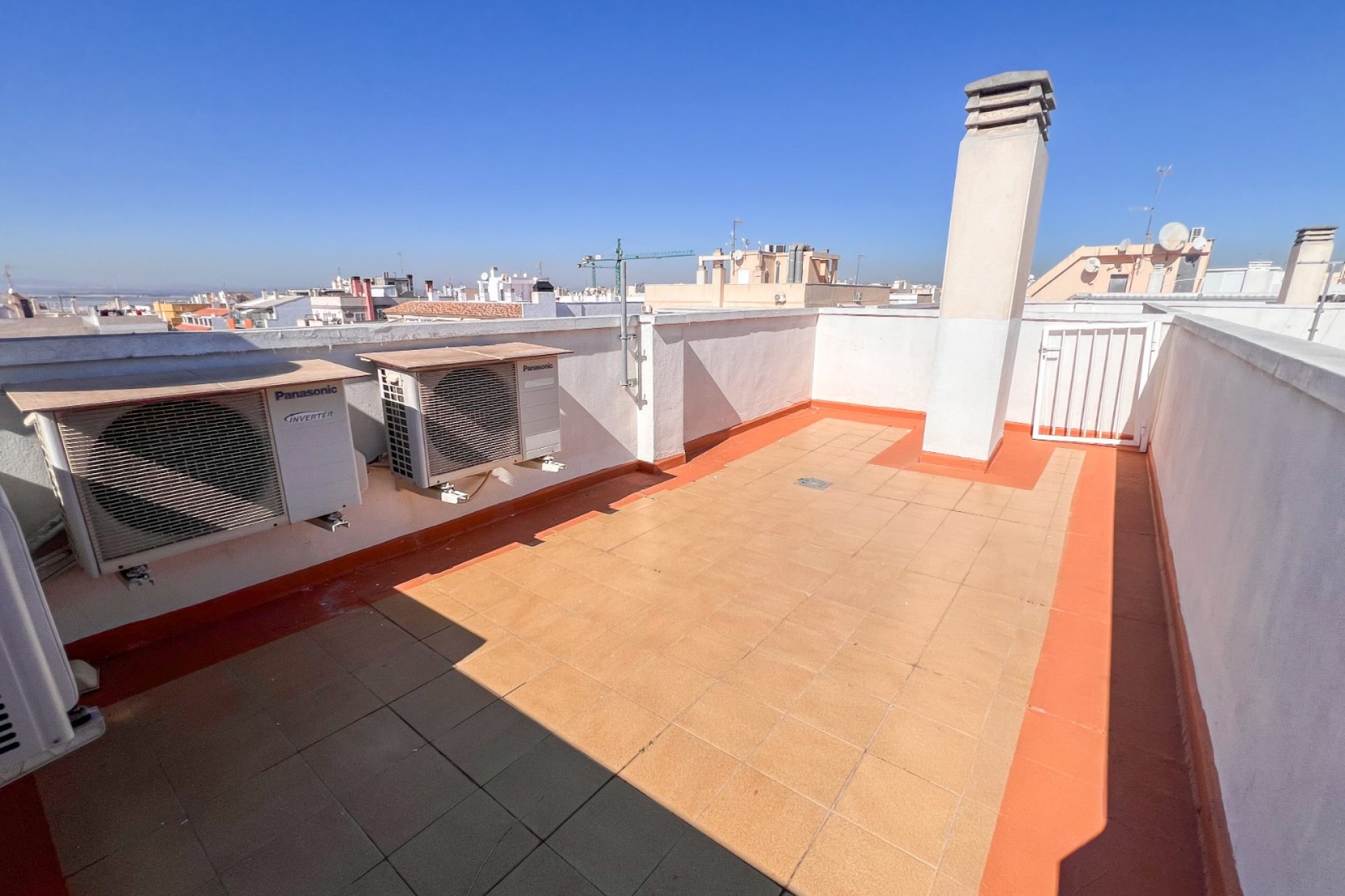 Reventa - Piso -
Torrevieja