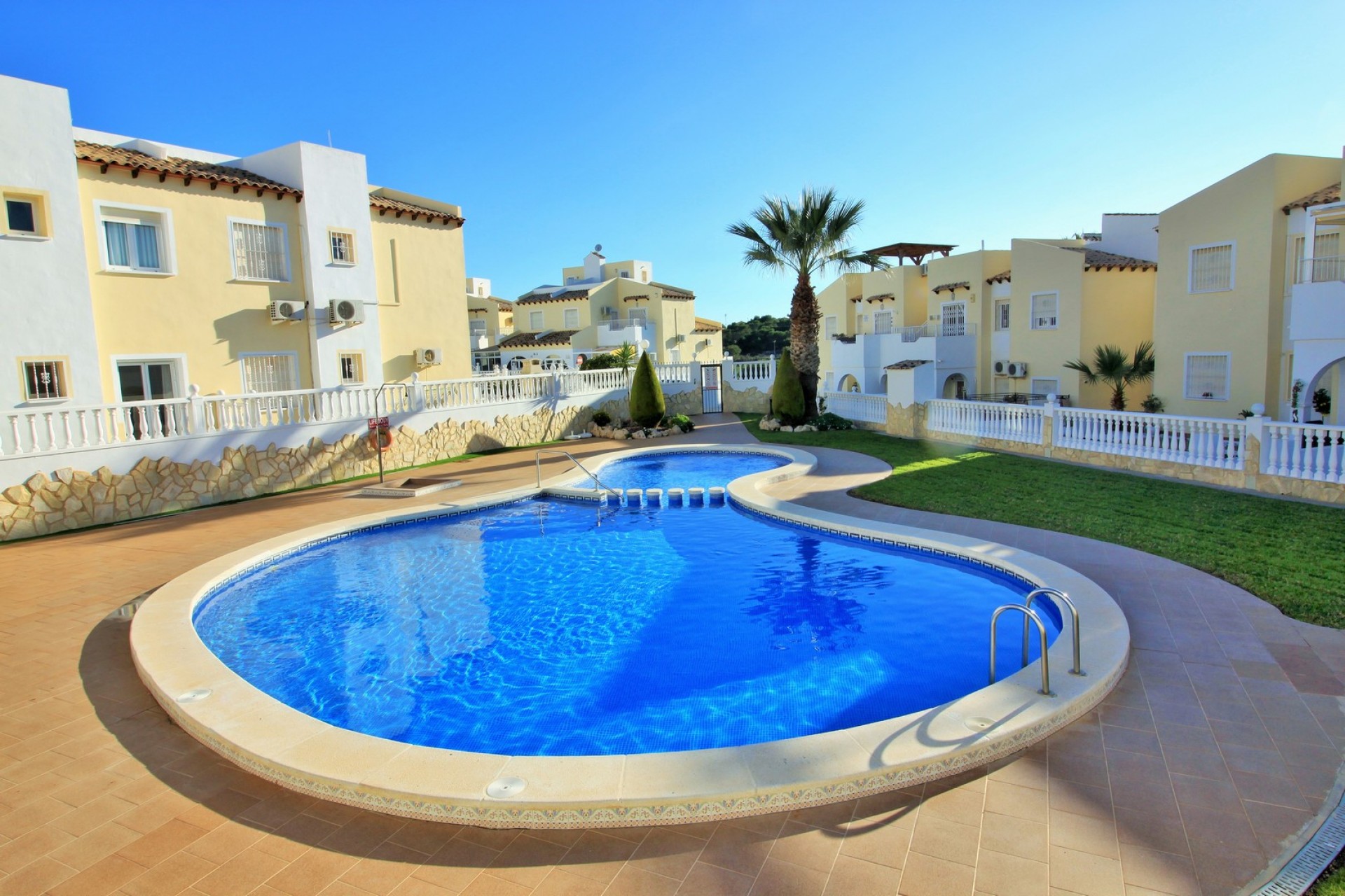 Reventa - Piso -
Villamartin