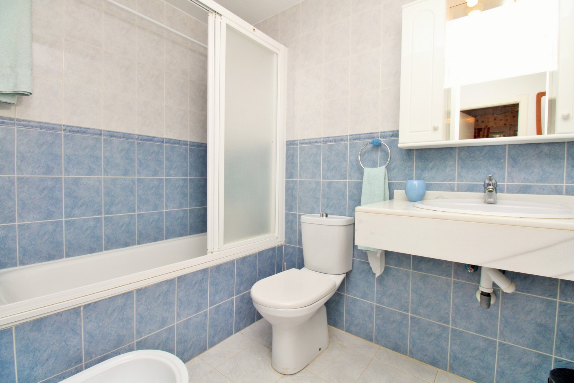 Reventa - Piso -
Villamartin