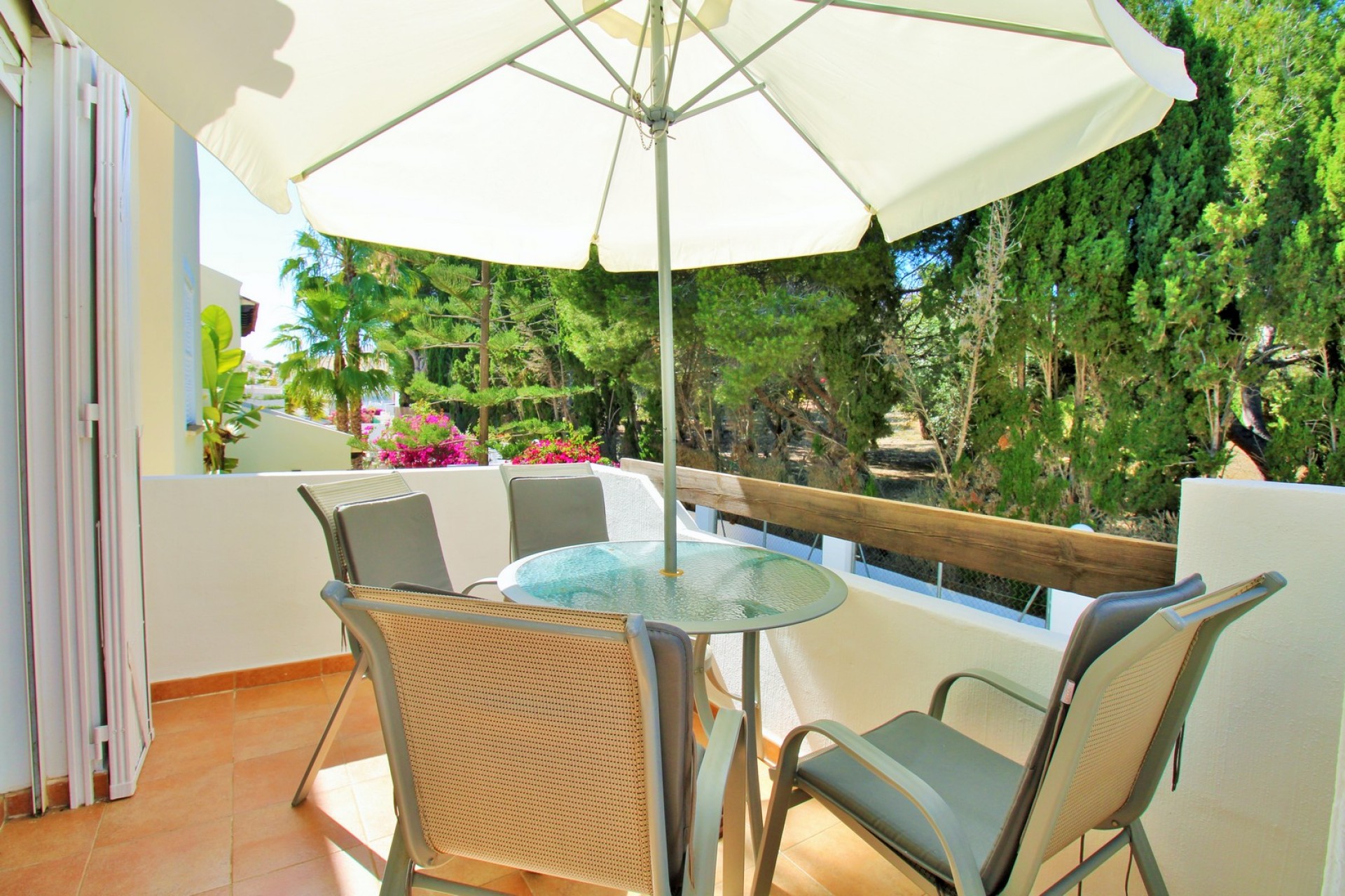 Reventa - Piso -
Villamartin