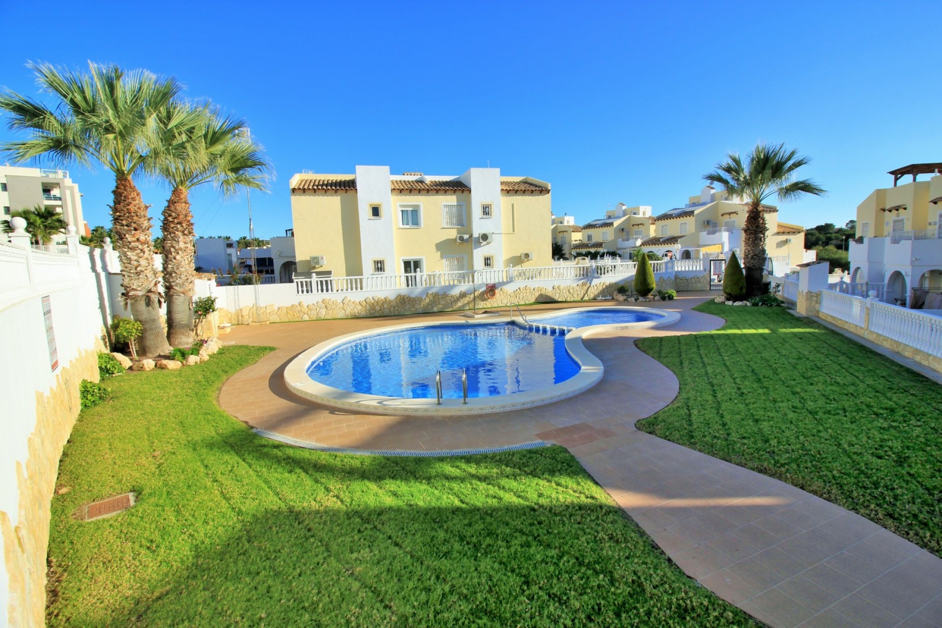 Reventa - Piso -
Villamartin