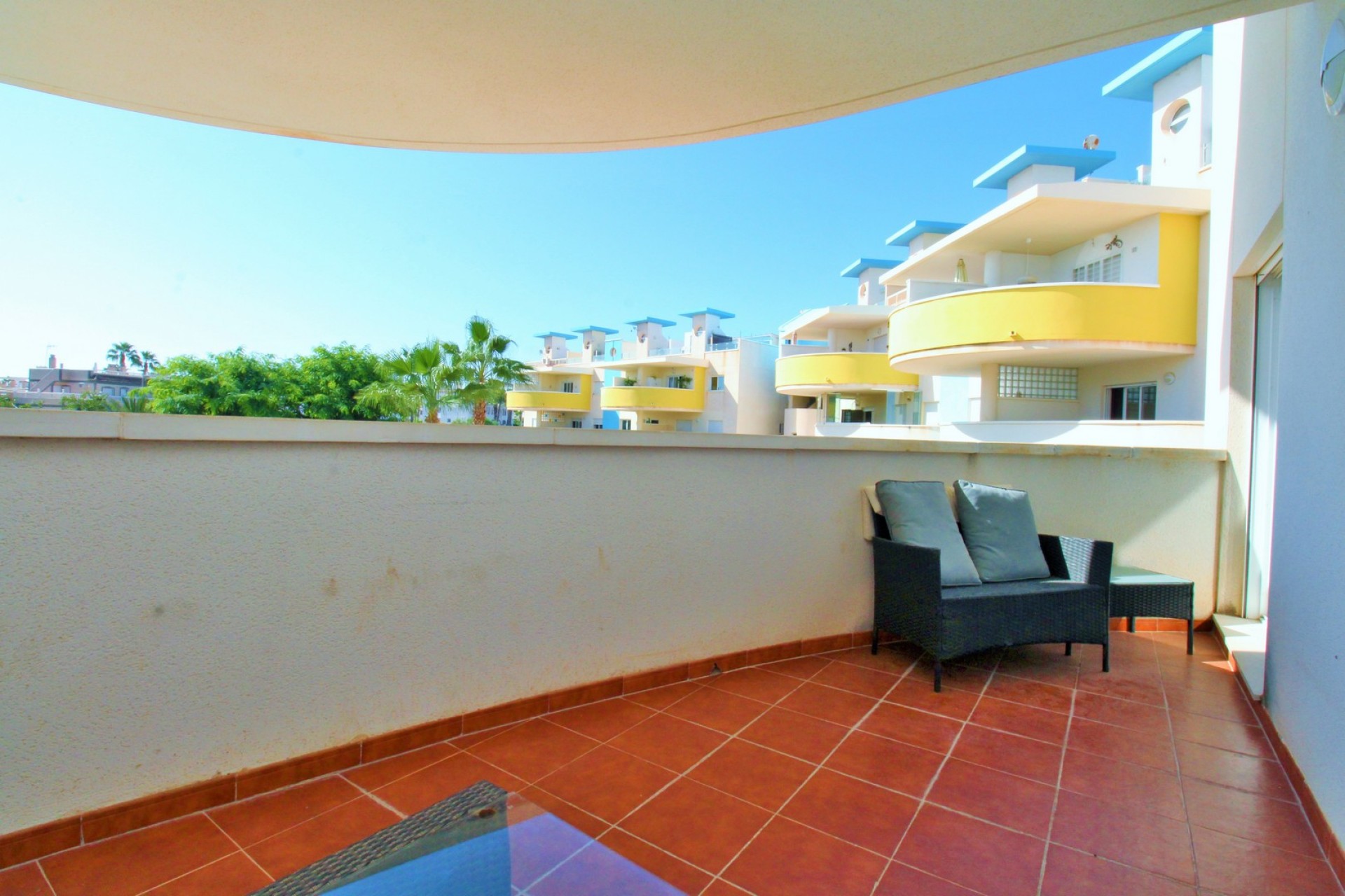 Reventa - Piso -
Villamartin