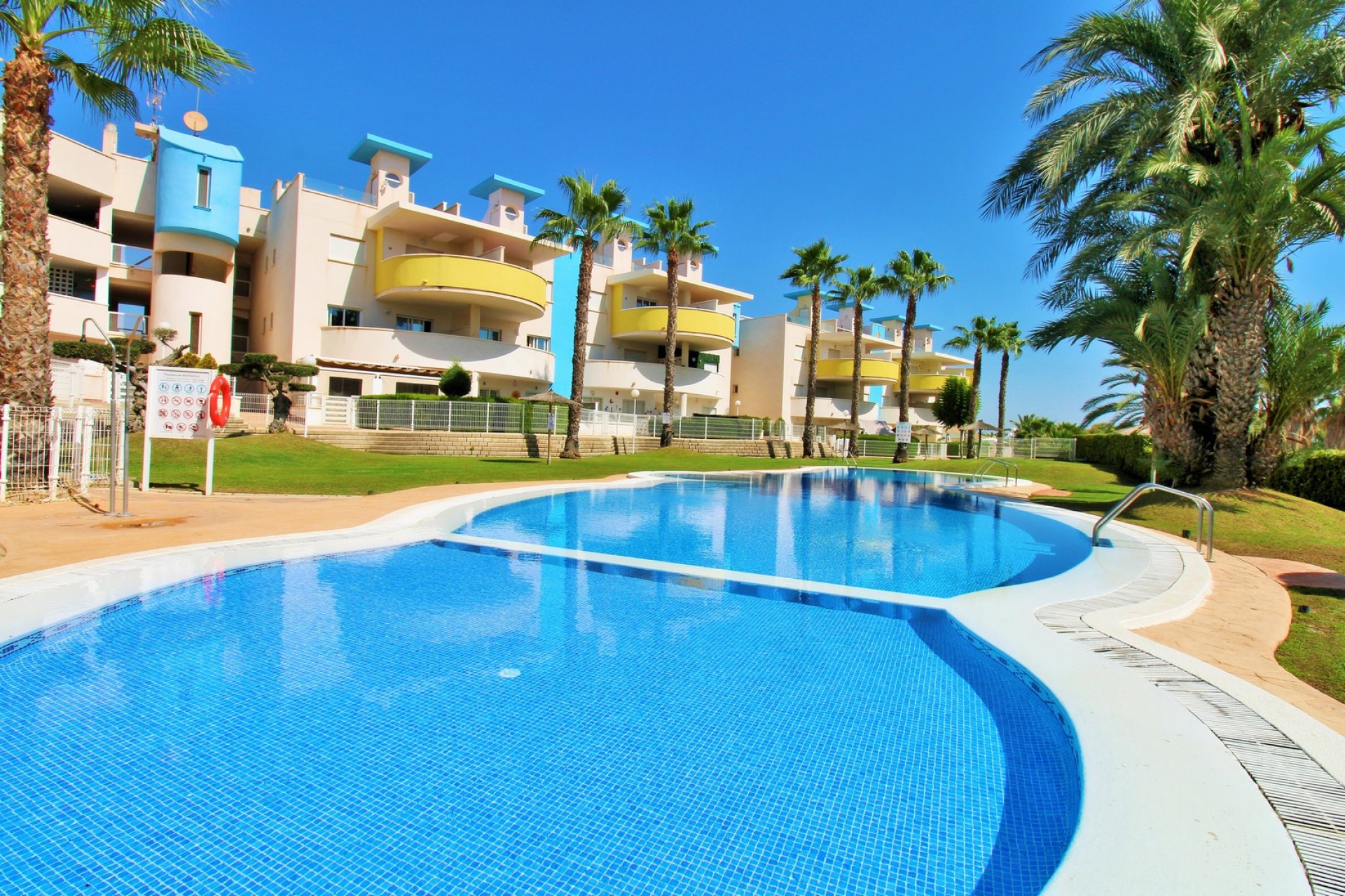 Reventa - Piso -
Villamartin