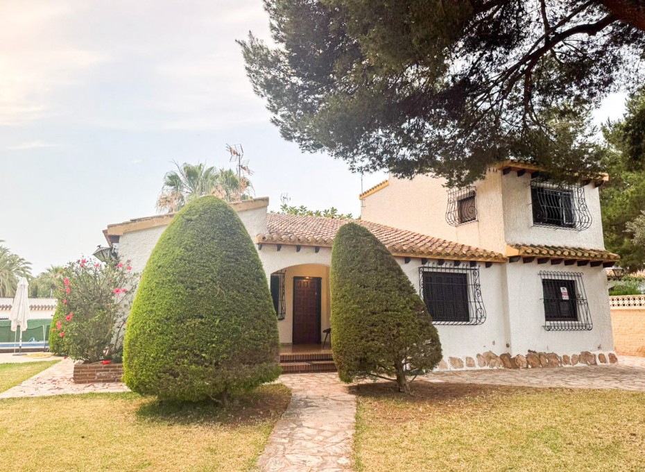 Reventa - Semi-Detached Villa -
Orihuela Costa - Punta Prima